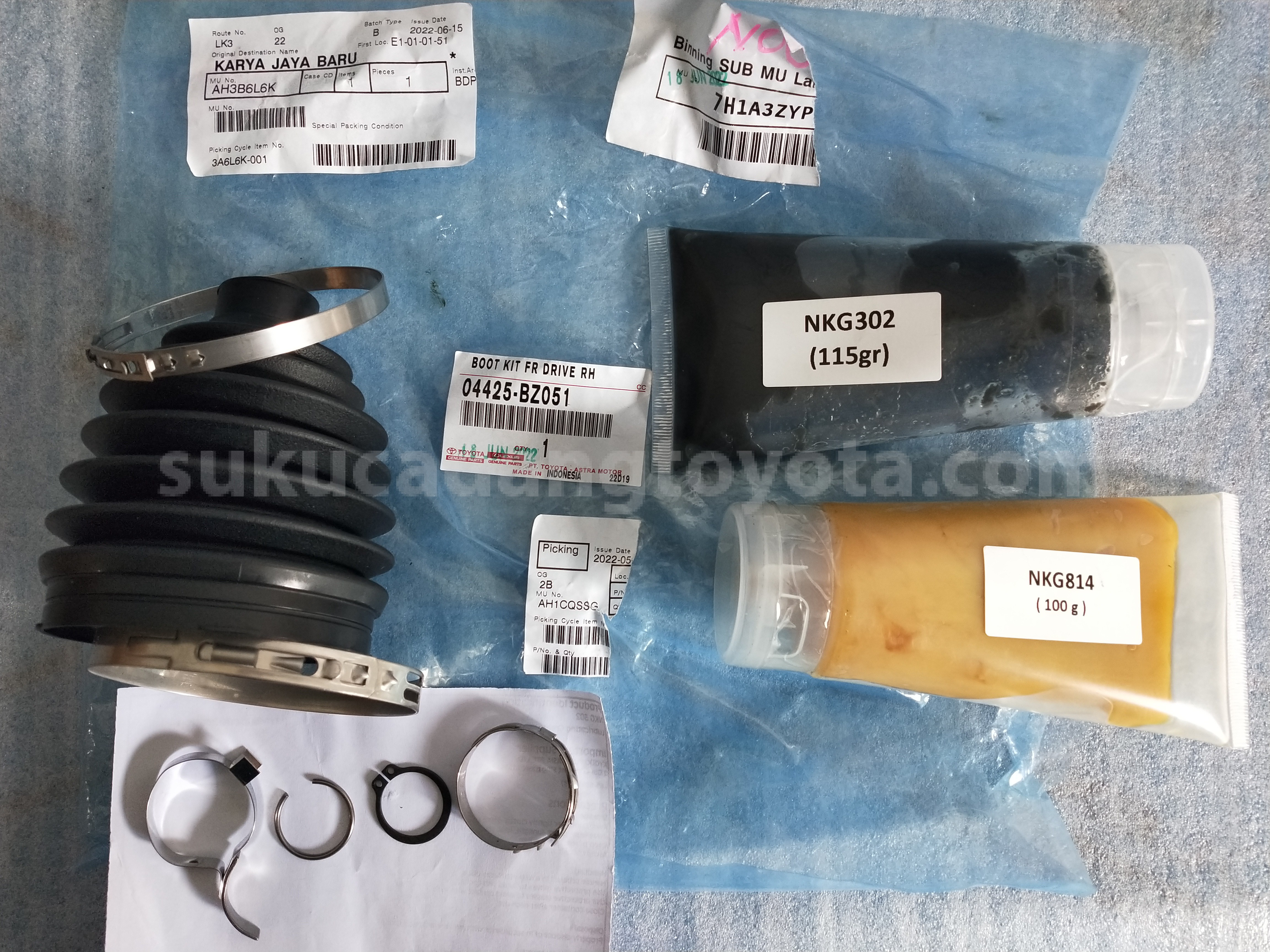 04425BZ051 BOOT KIT FR DRIVE RH - TOYOTA