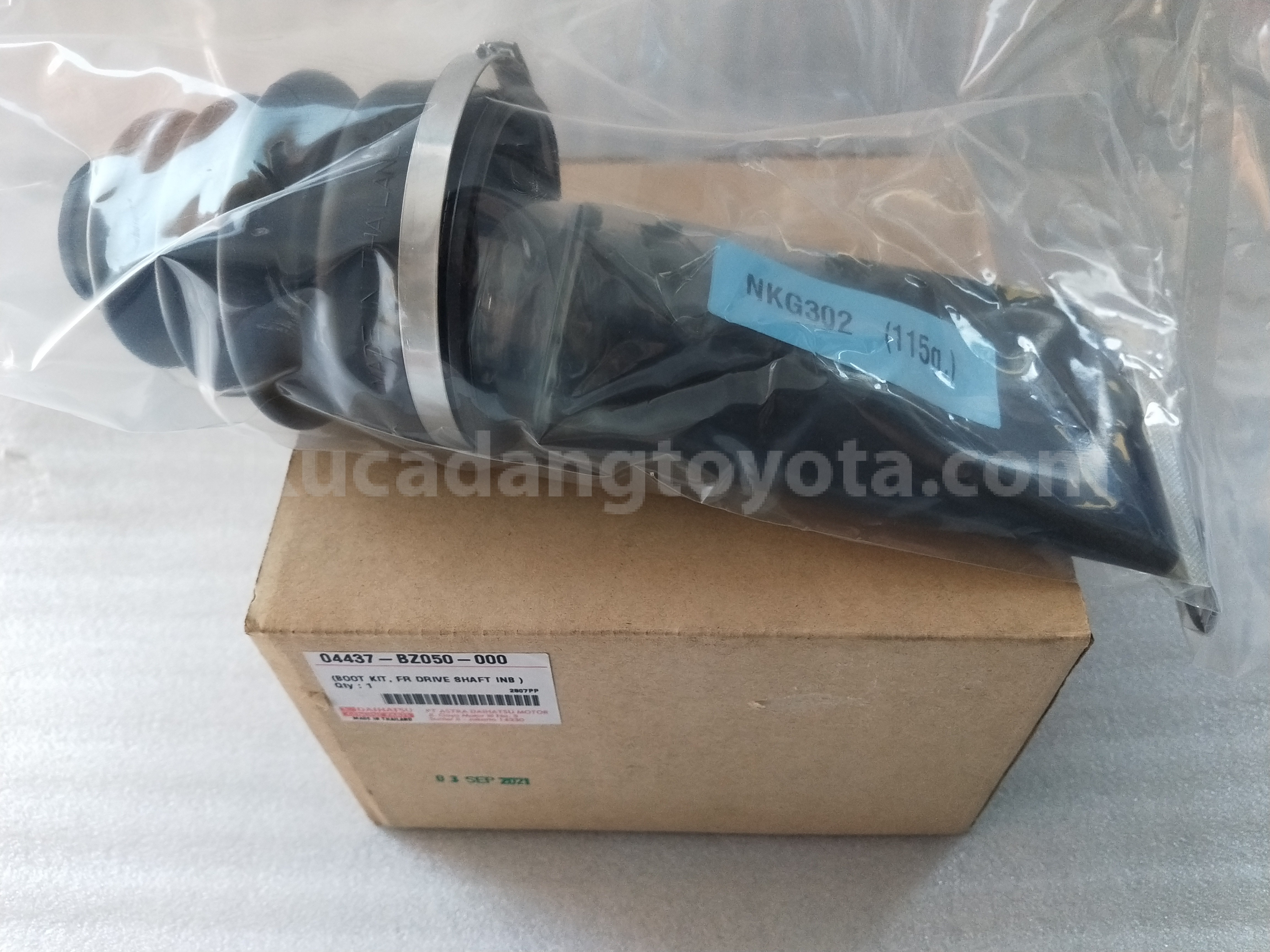04437BZ050 BOOT KIT FR DRV IN R - TOYOTA
