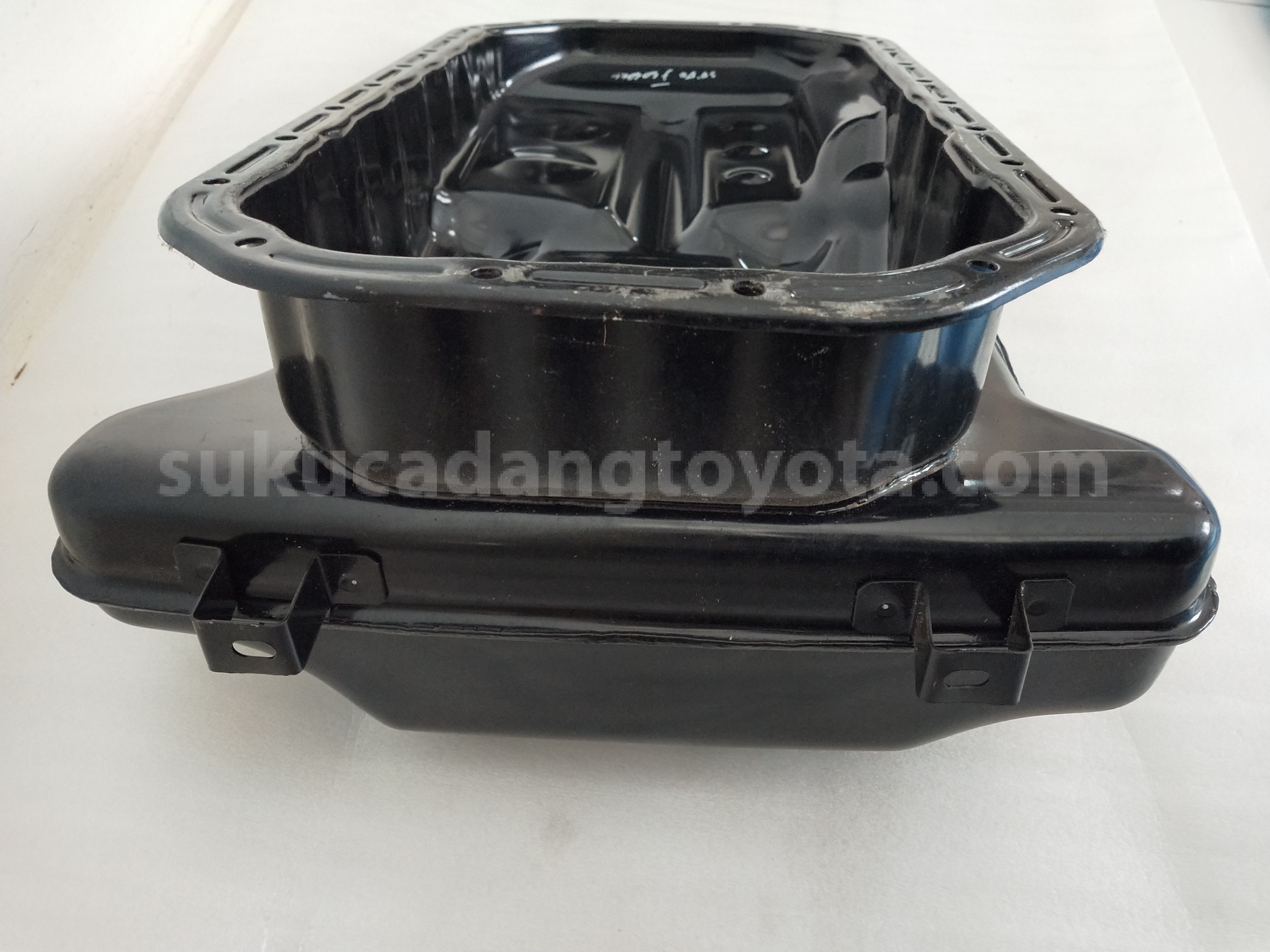121010L030 PAN SUB-ASSY, OIL - TOYOTA