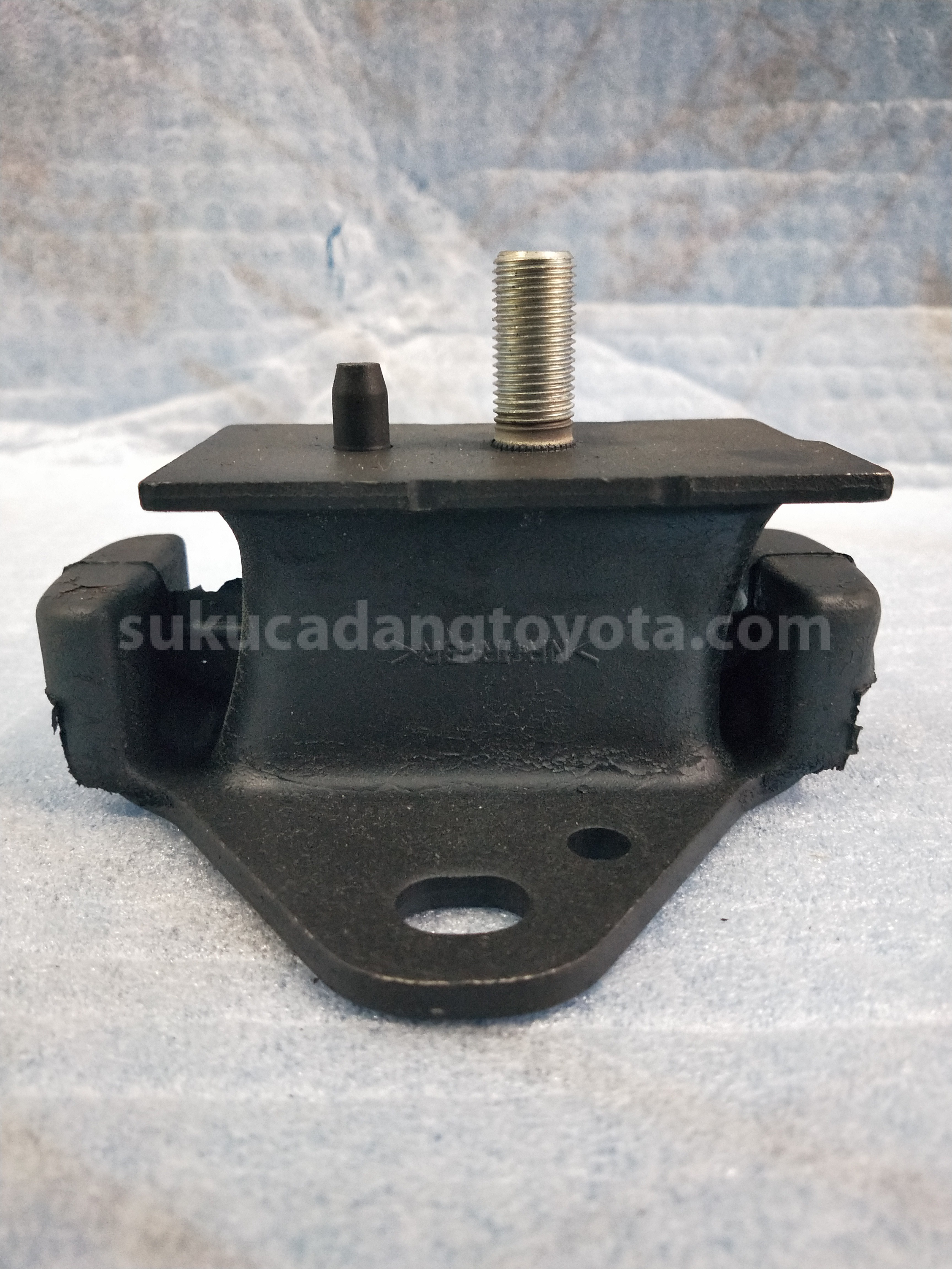 1236130090 INSULATOR, ENGINE - TOYOTA