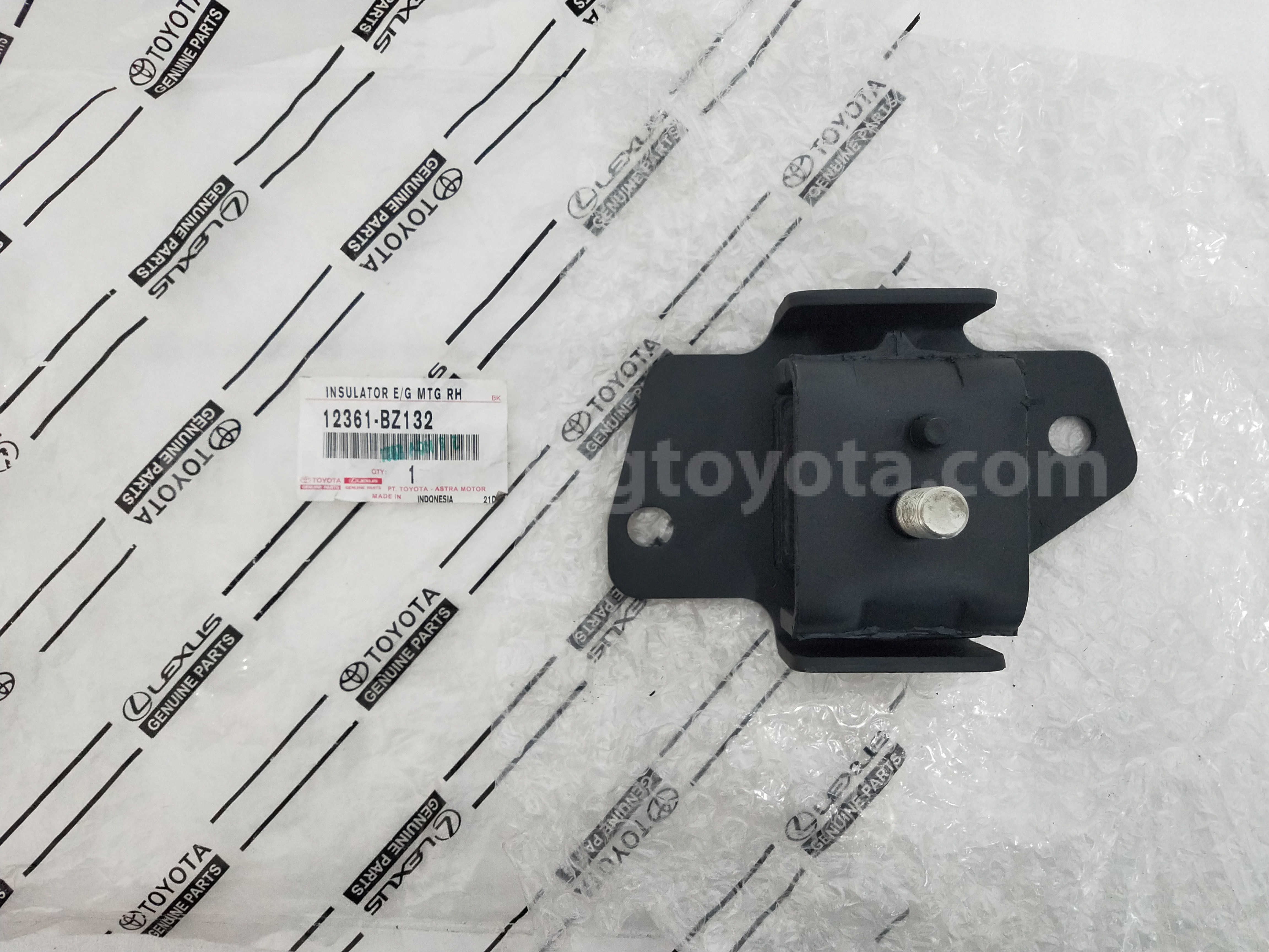 12361BZ132 INSULATOR E/G MTG RH - TOYOTA