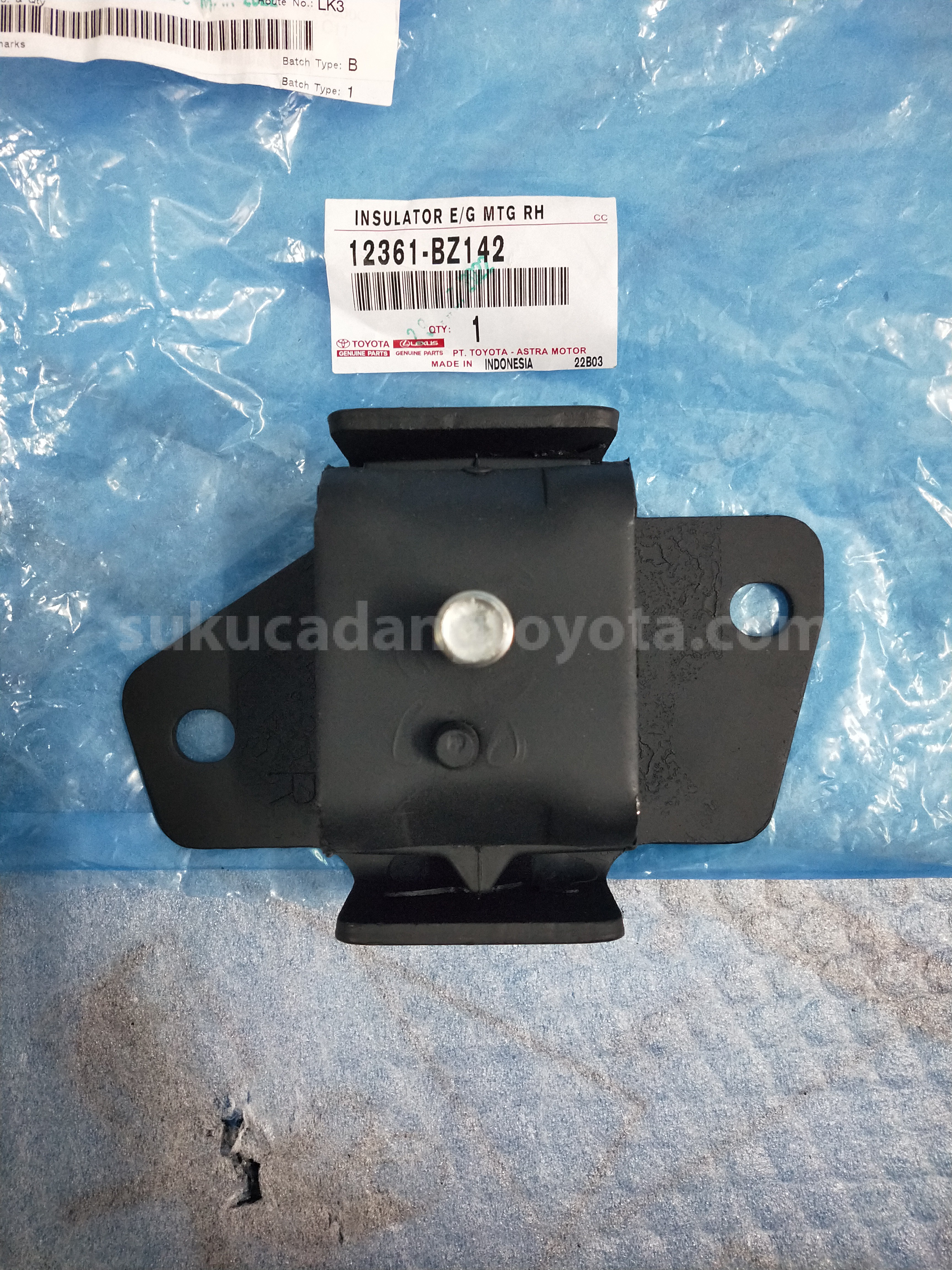 12361BZ142 INSULATOR E/G MTG RH - TOYOTA