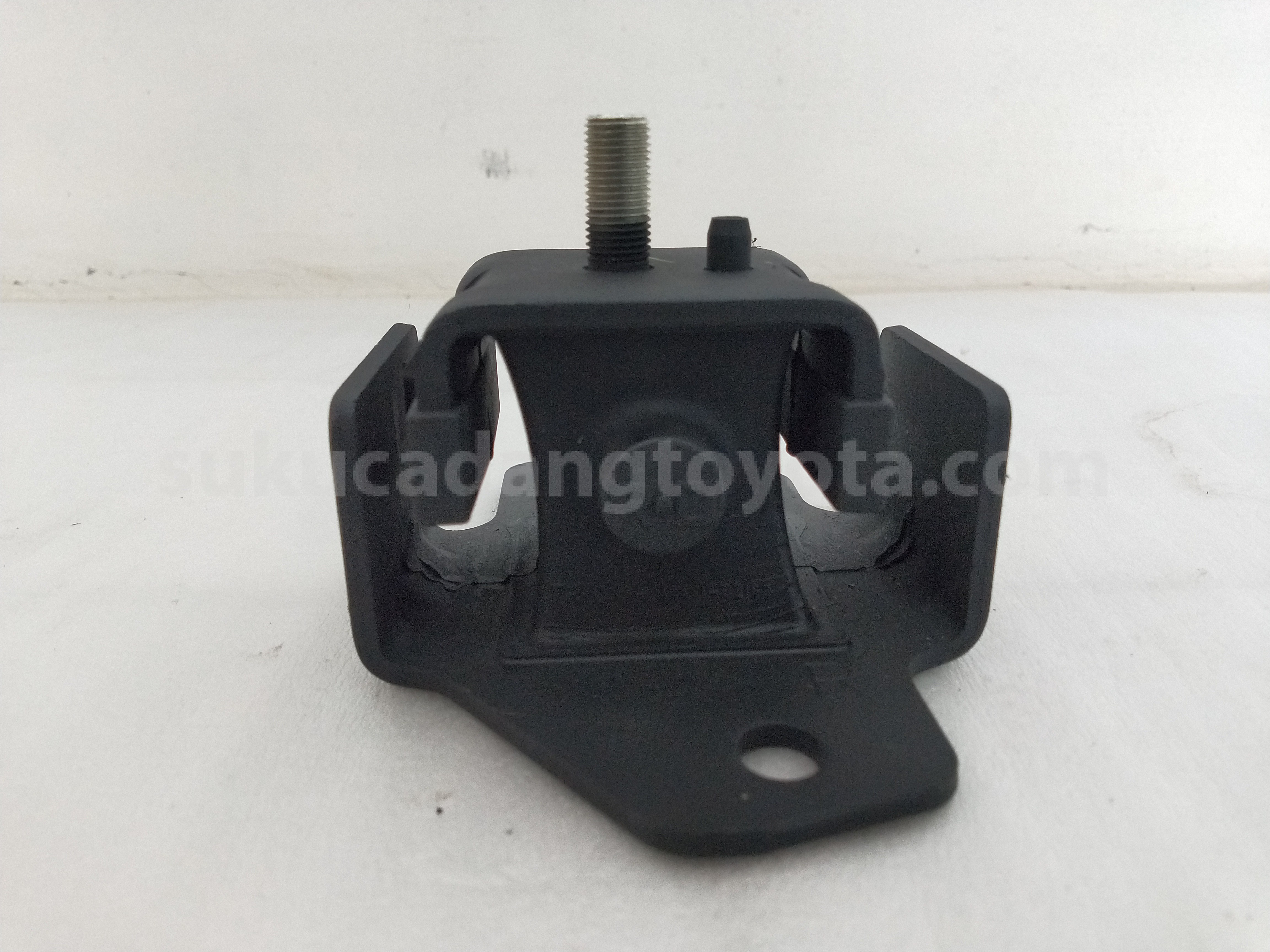12361BZ162 INSULATOR E/G MTG RH - TOYOTA