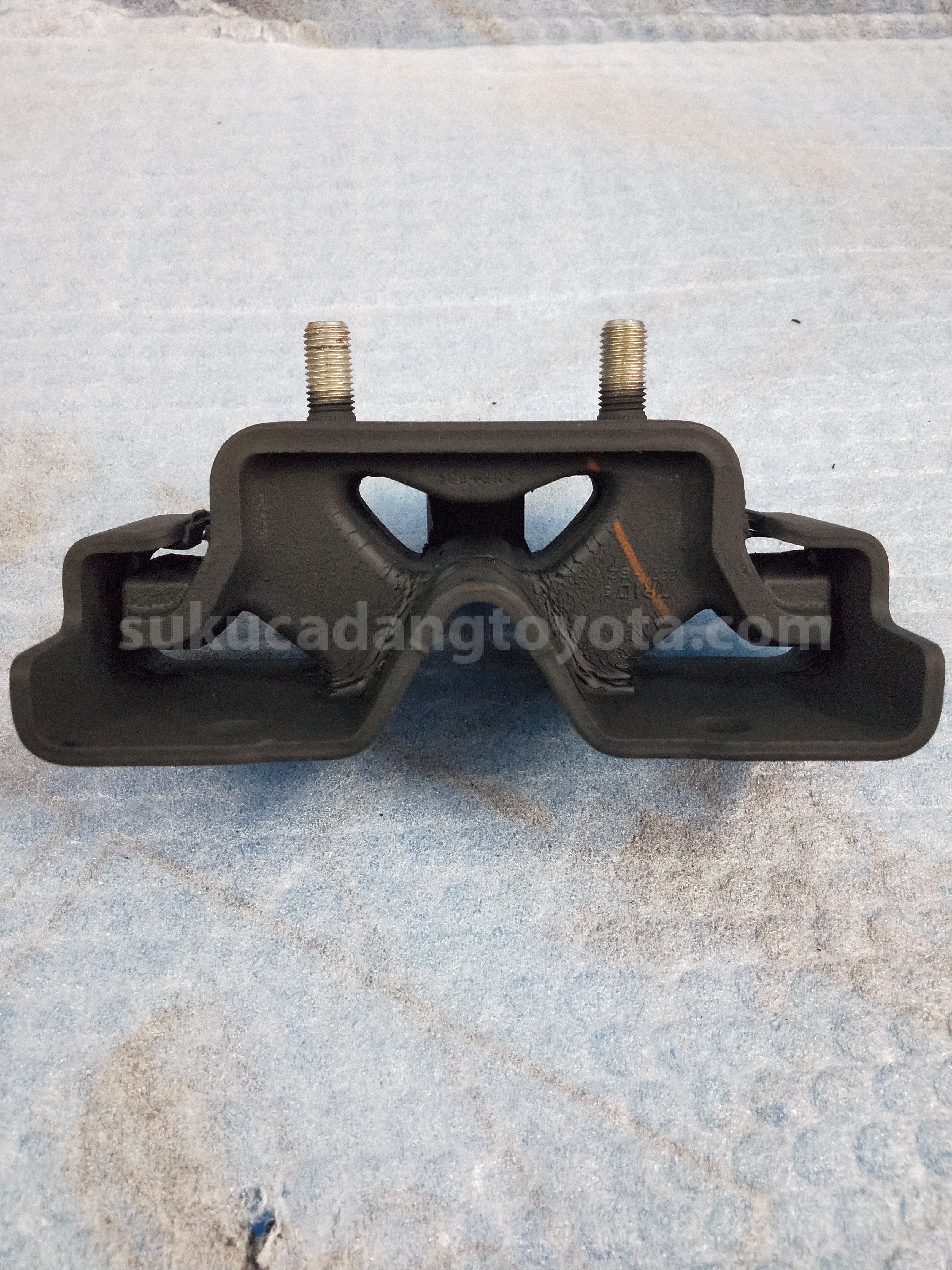 12371BZ111 INSULATOR E/G MTG RR - TOYOTA