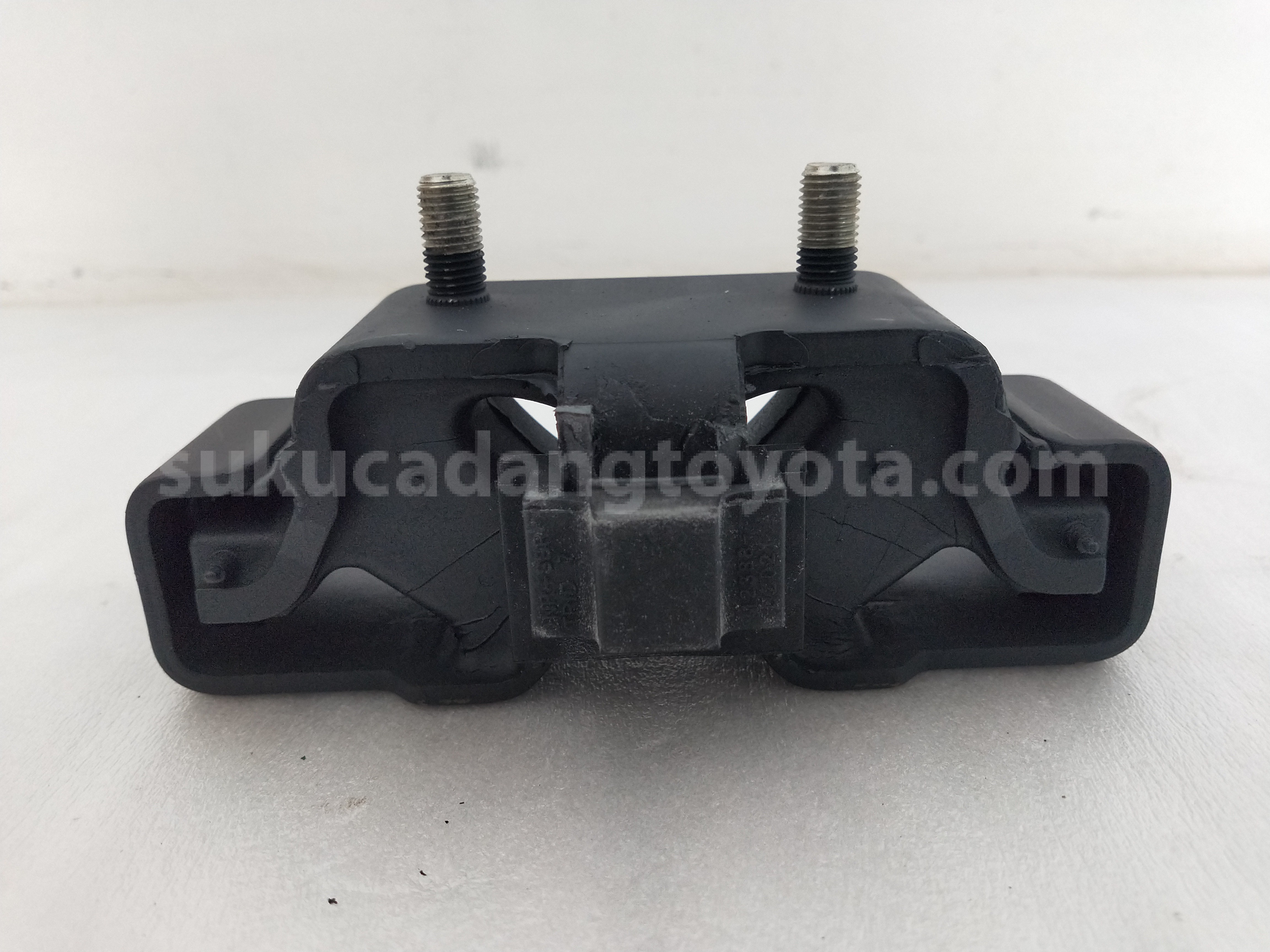 12371BZ121 INSULATOR E/G MTG RR - TOYOTA