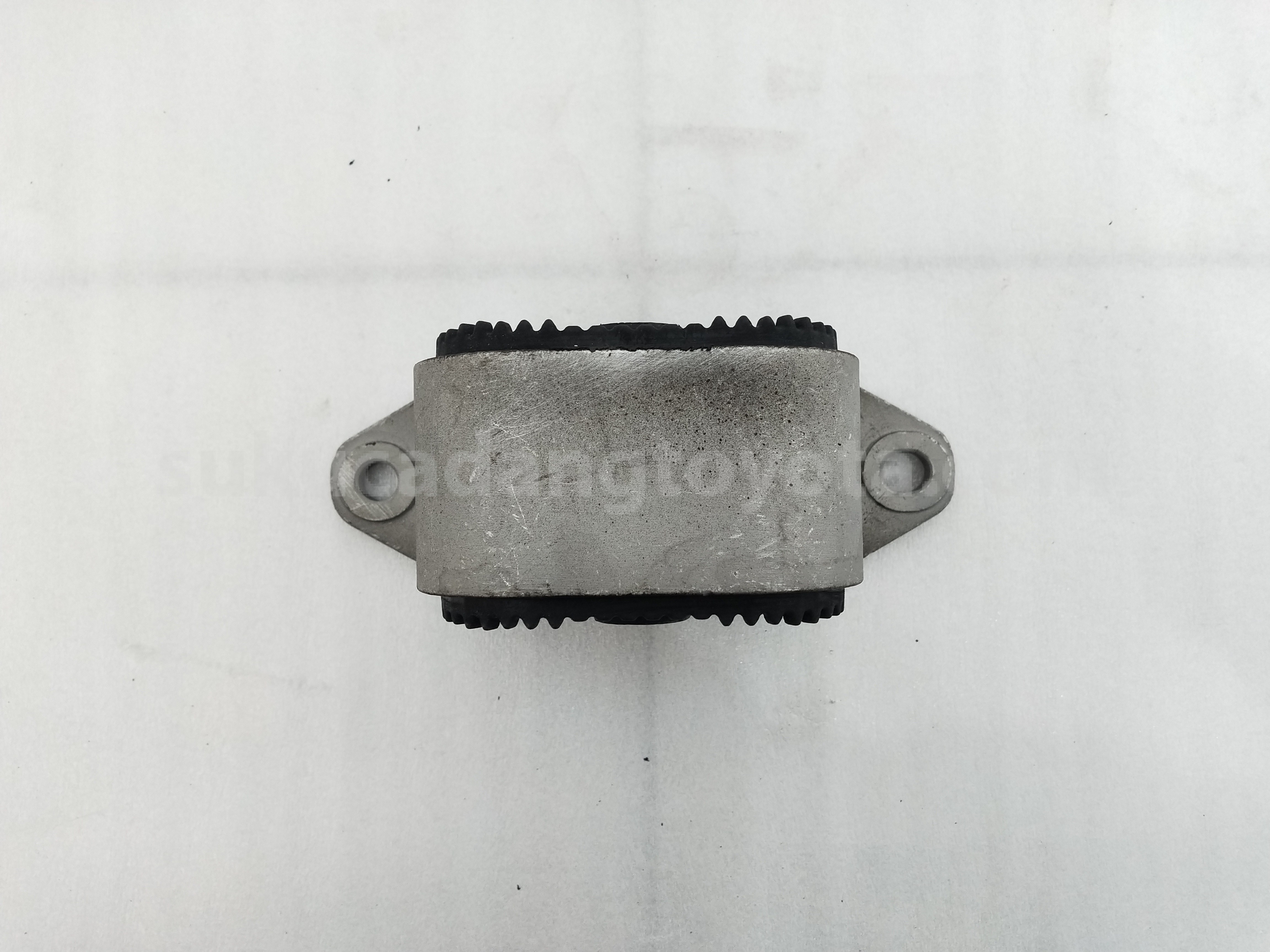 12371BZ170 INSULATOR E/G MTG RR - TOYOTA