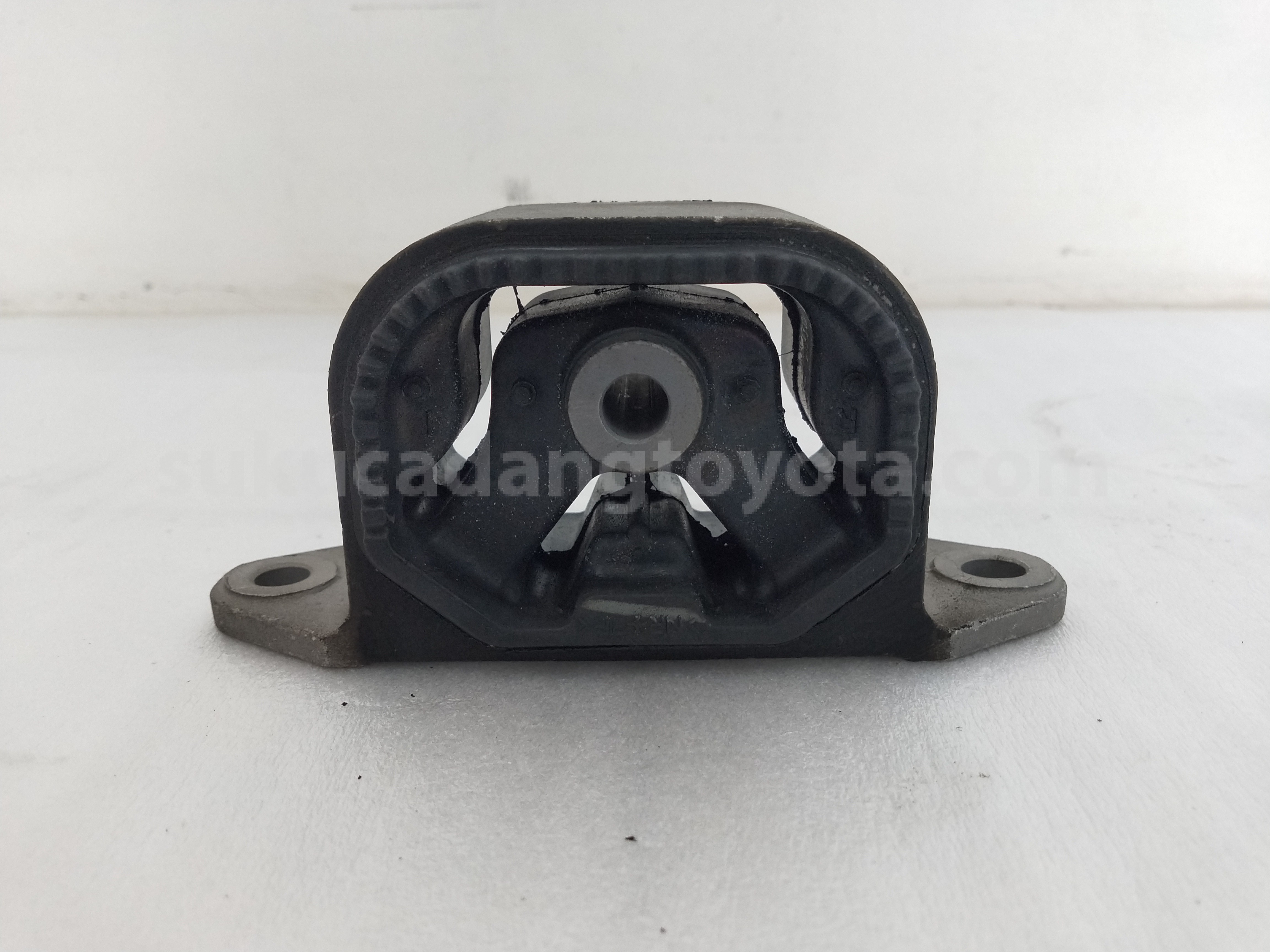 12371BZ170 INSULATOR E/G MTG RR - TOYOTA
