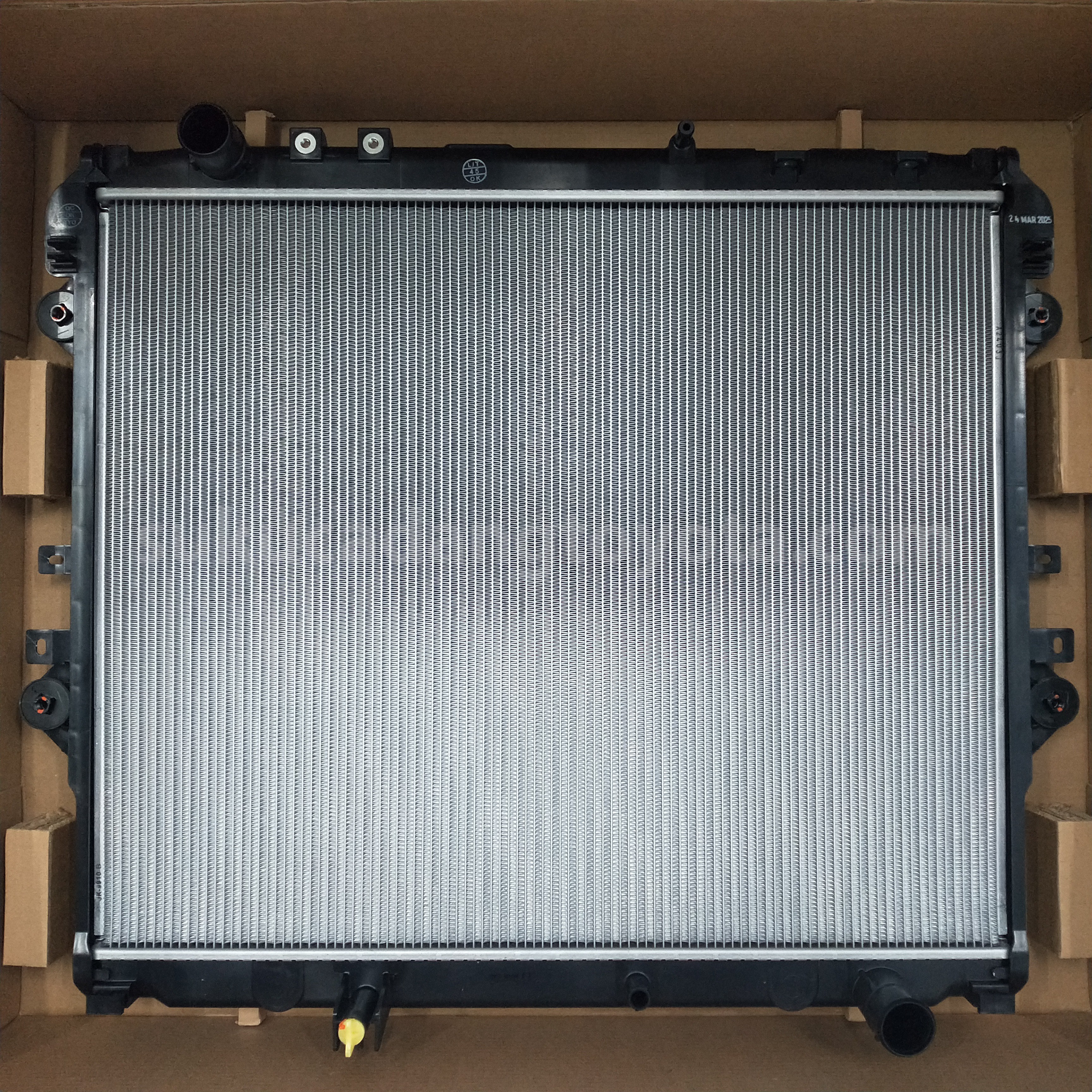 164000L441 RADIATOR ASSY - TOYOTA