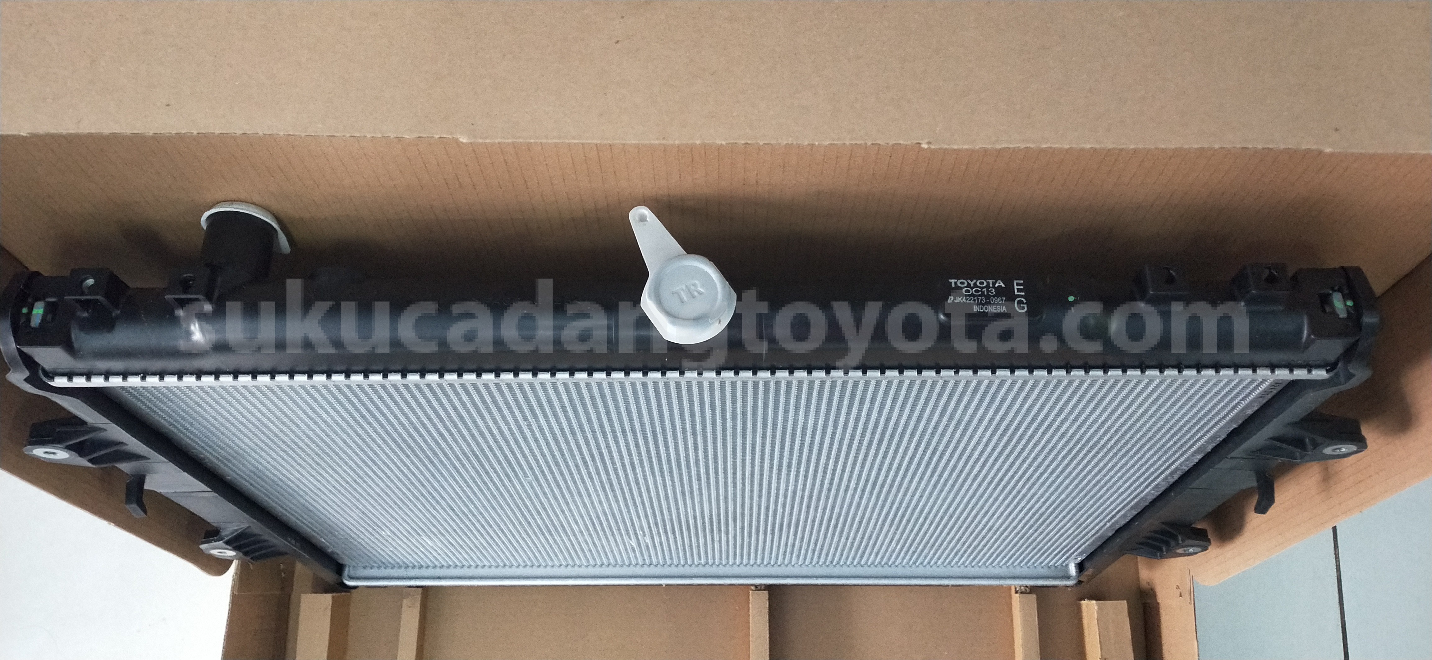 164100C130 RAD A/S,(LESS CAP) - TOYOTA