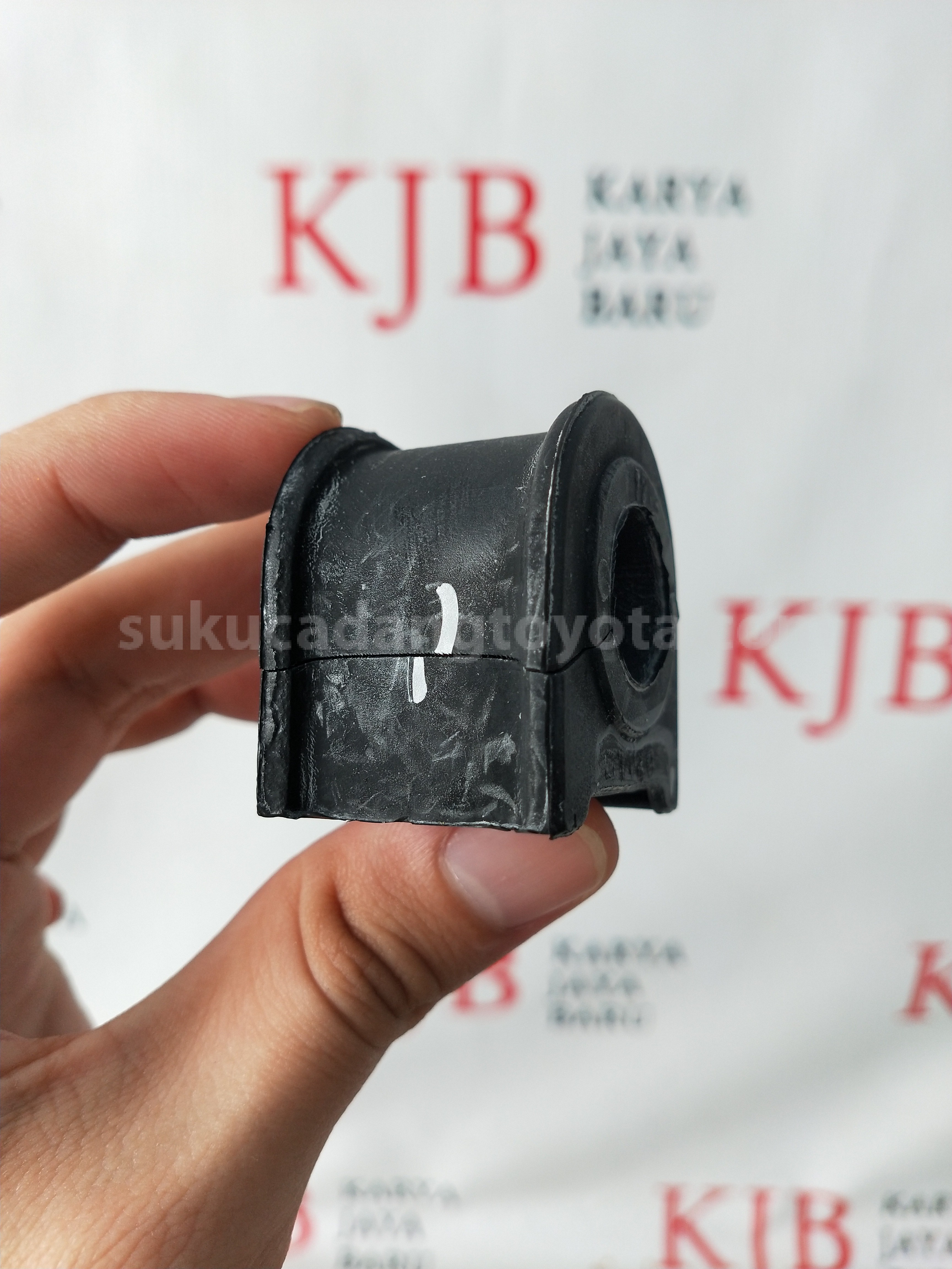 48815BZ010 BUSH, STABILIZER - TOYOTA