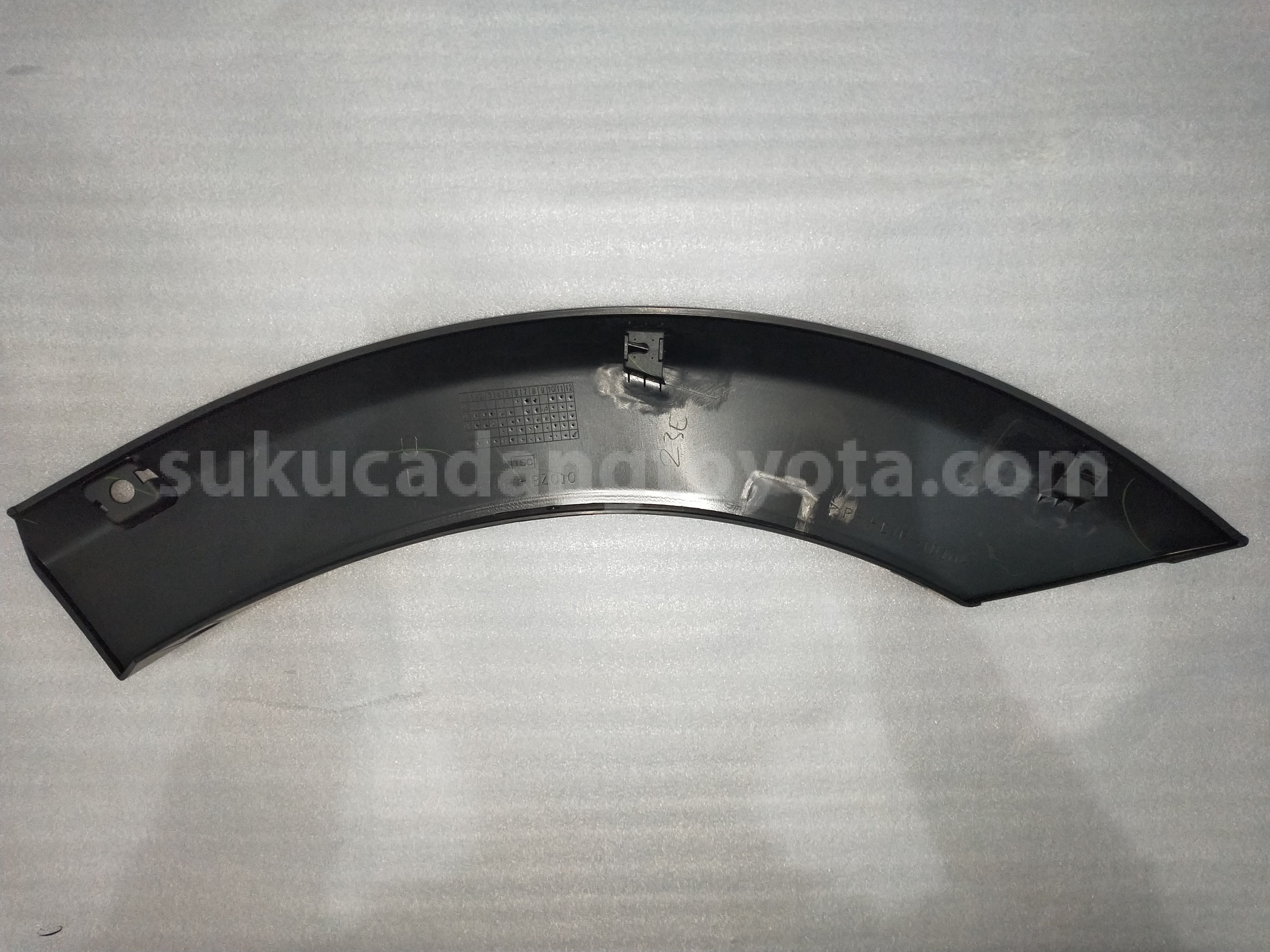 61681BZ020 EXT.RR WHEEL RH - TOYOTA