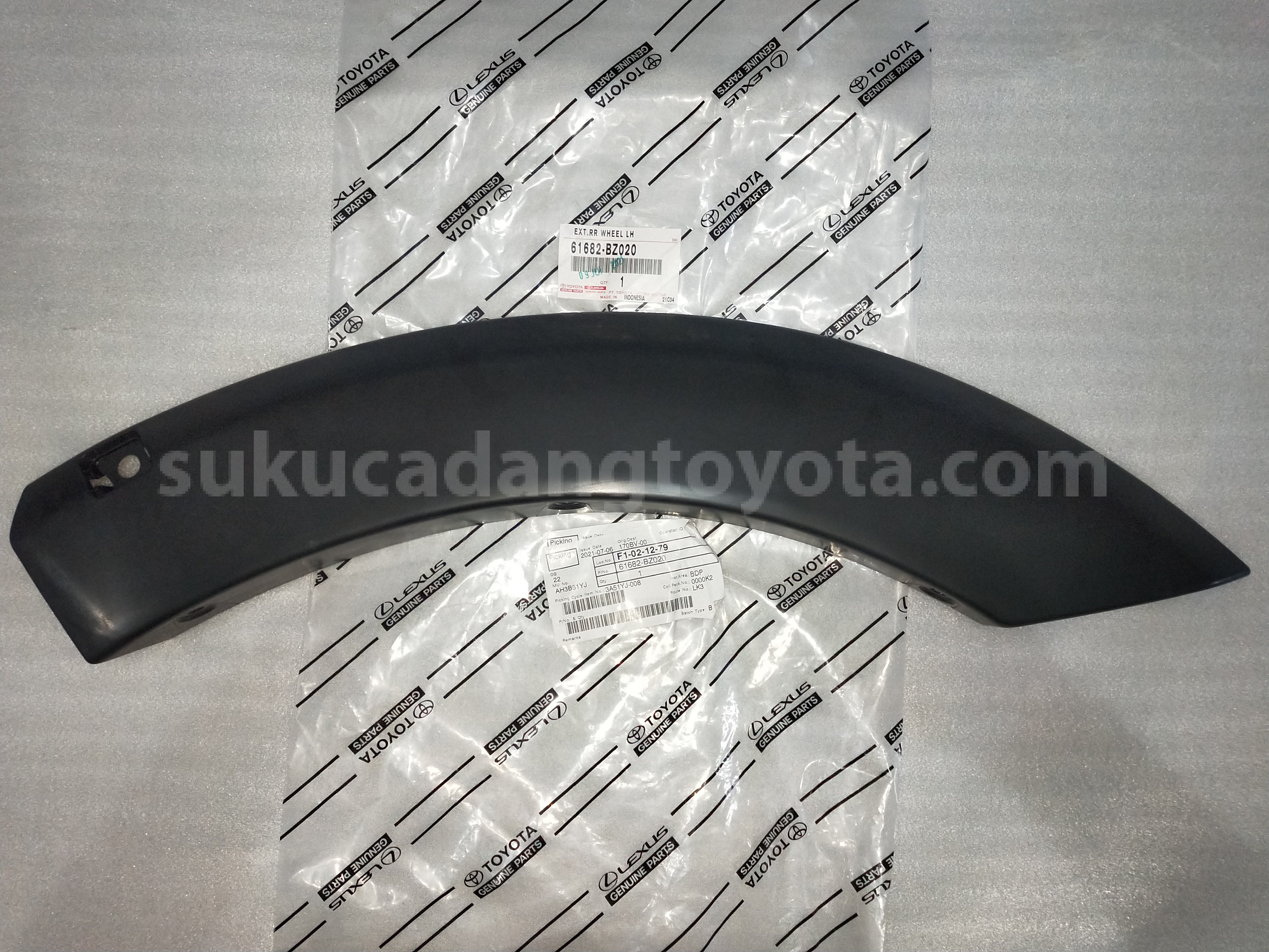 61682BZ020 EXT.RR WHEEL LH - TOYOTA