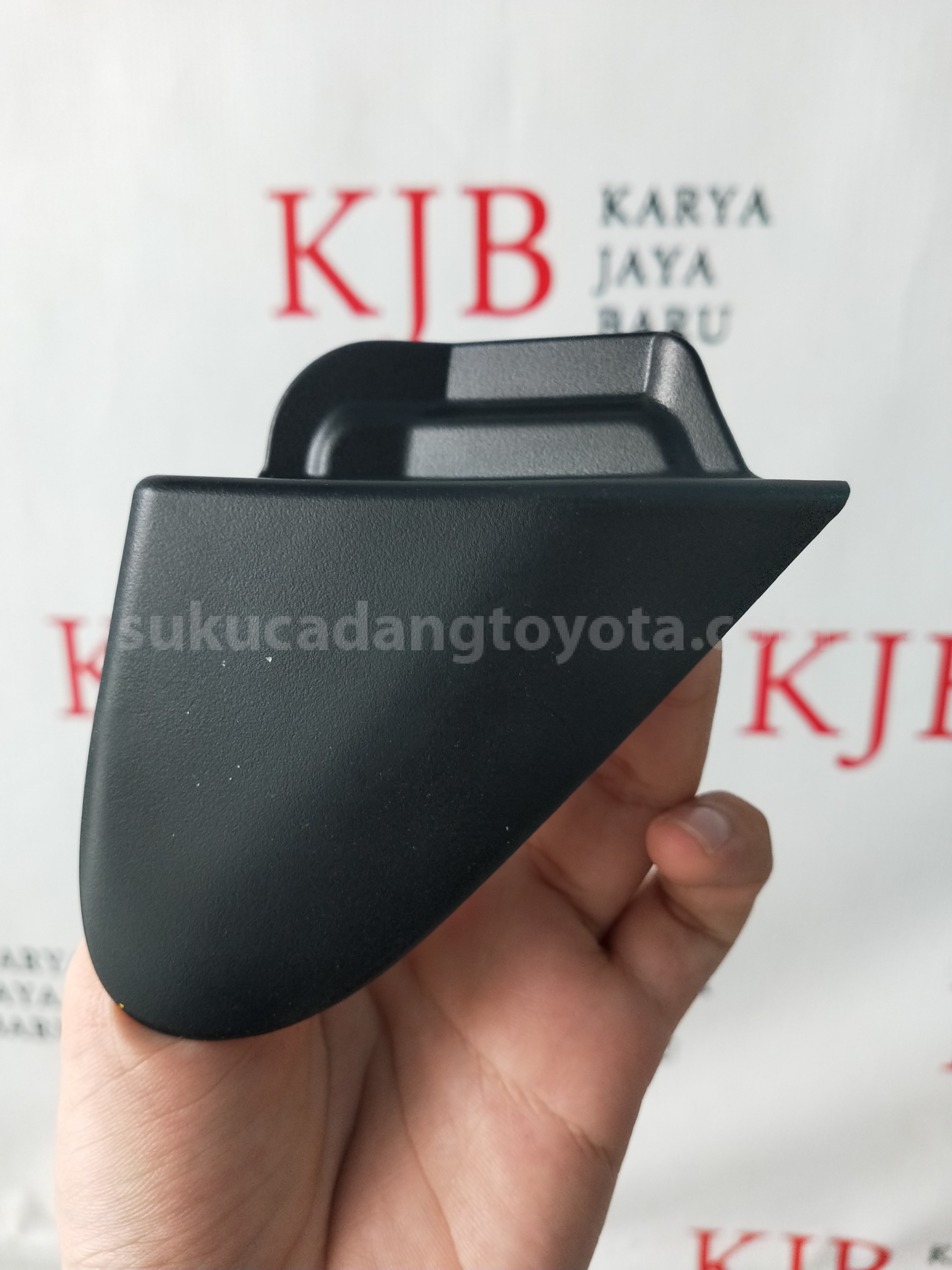62225BZ070 GARNISH FR PLR LWR R - TOYOTA