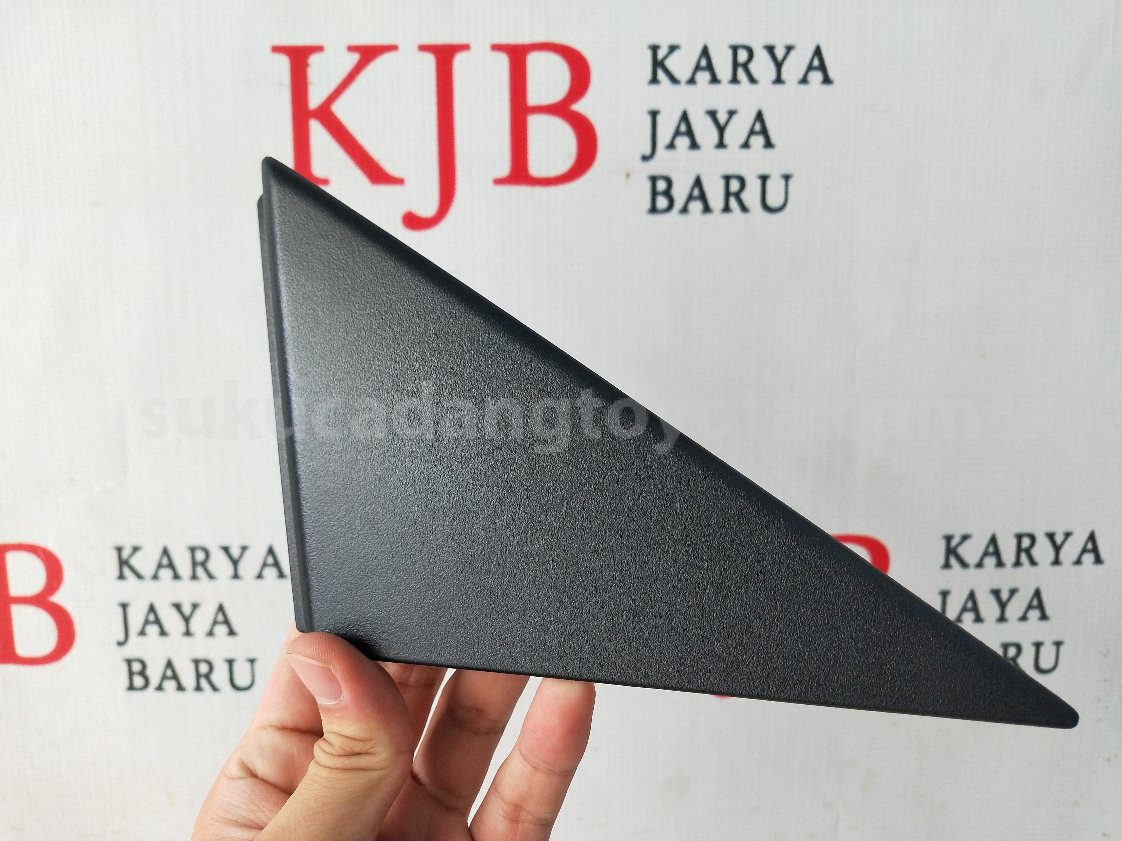 62225BZ100 GARNISH FR PLR LWR R - TOYOTA