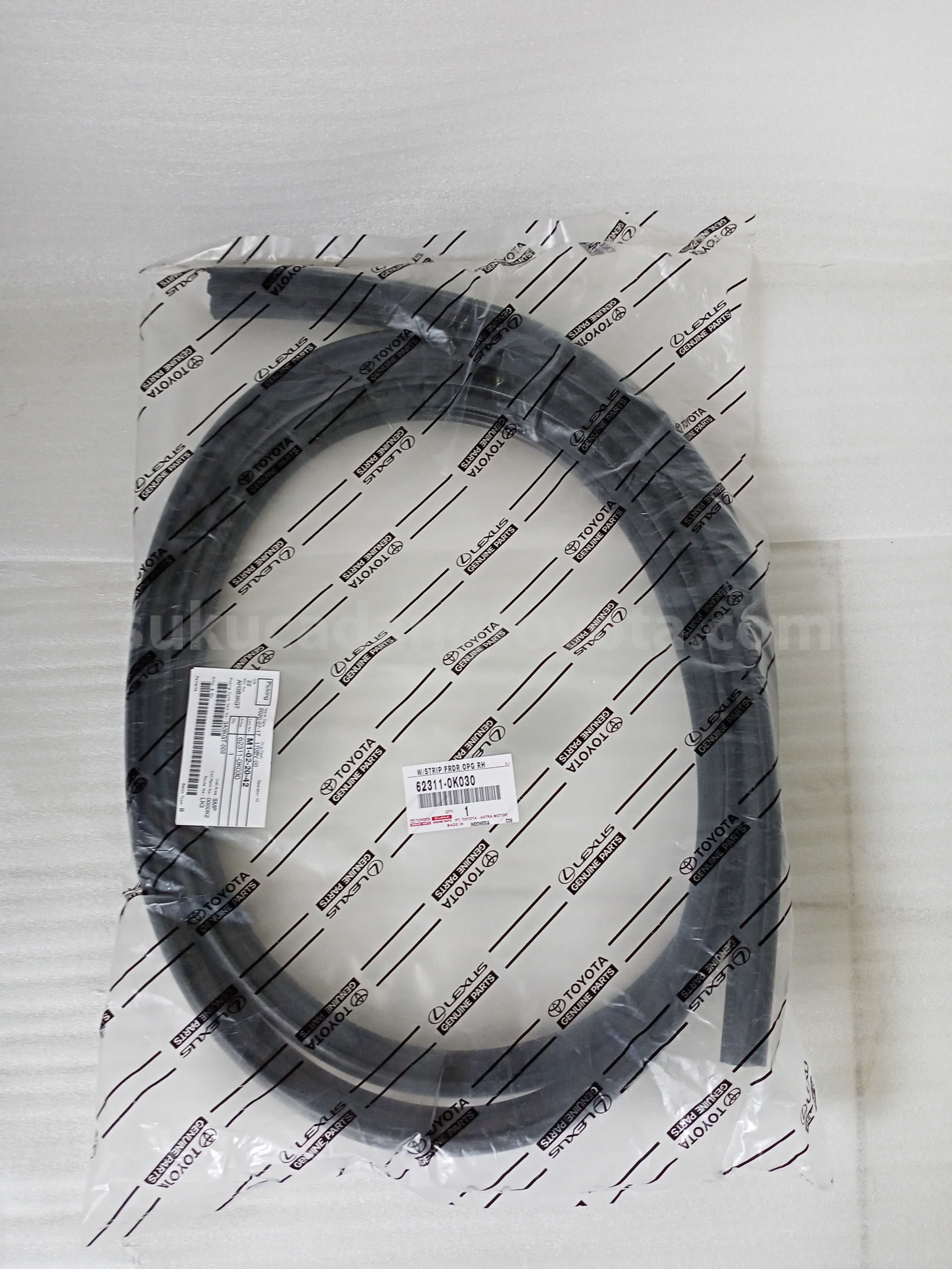 623110K030 W/STRIP FRDR OPG RH - TOYOTA