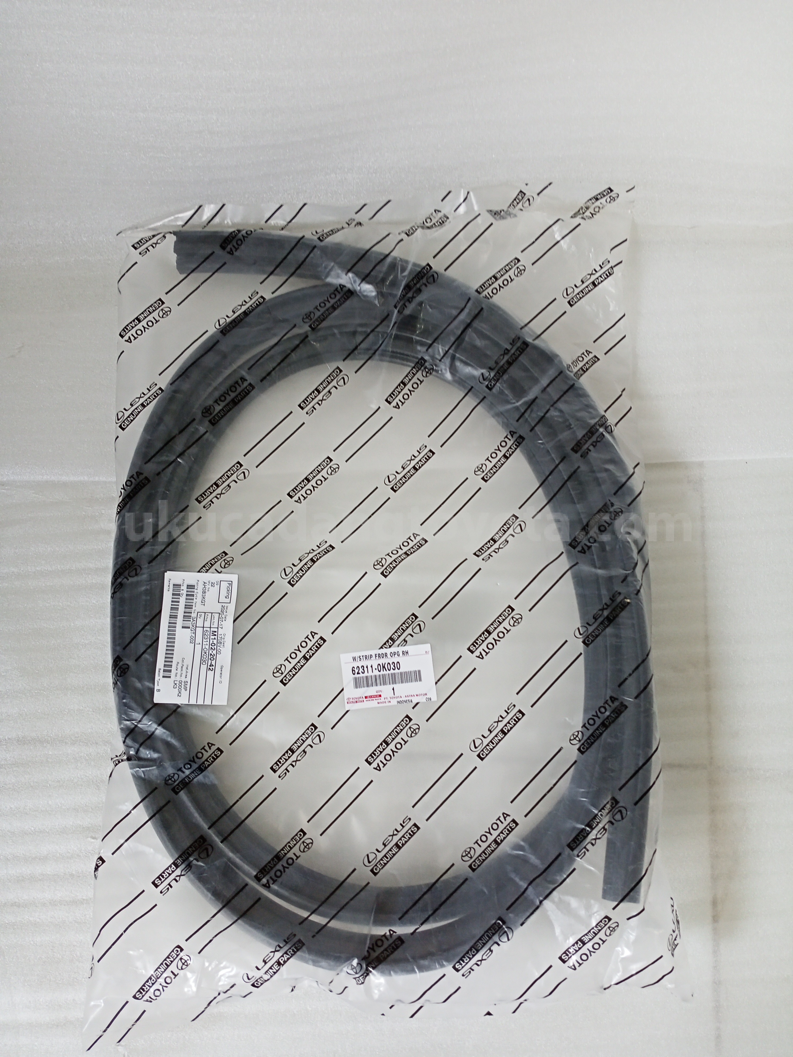623110K030 W/STRIP FRDR OPG RH - TOYOTA