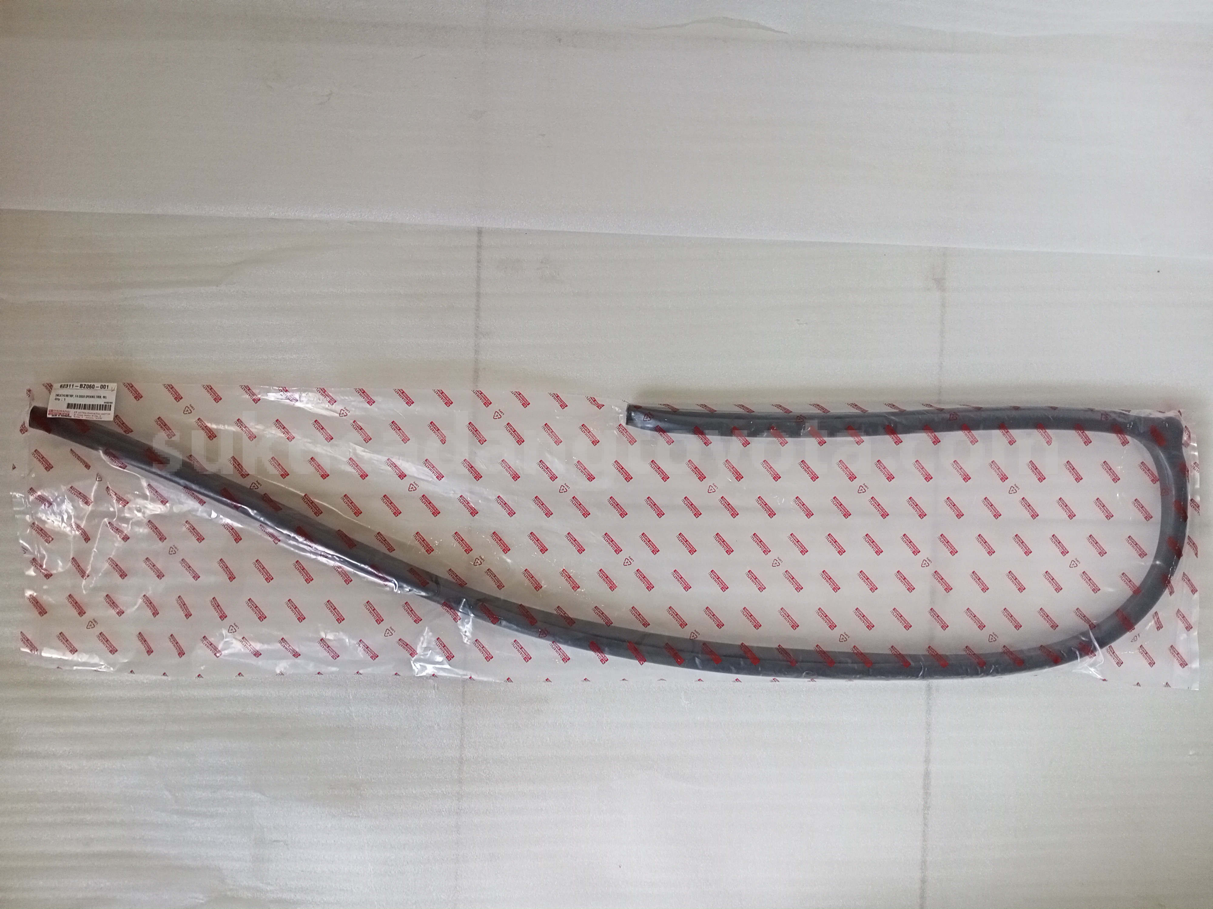 62311BZ060 WEATHERSTRIP,FR,RH - TOYOTA