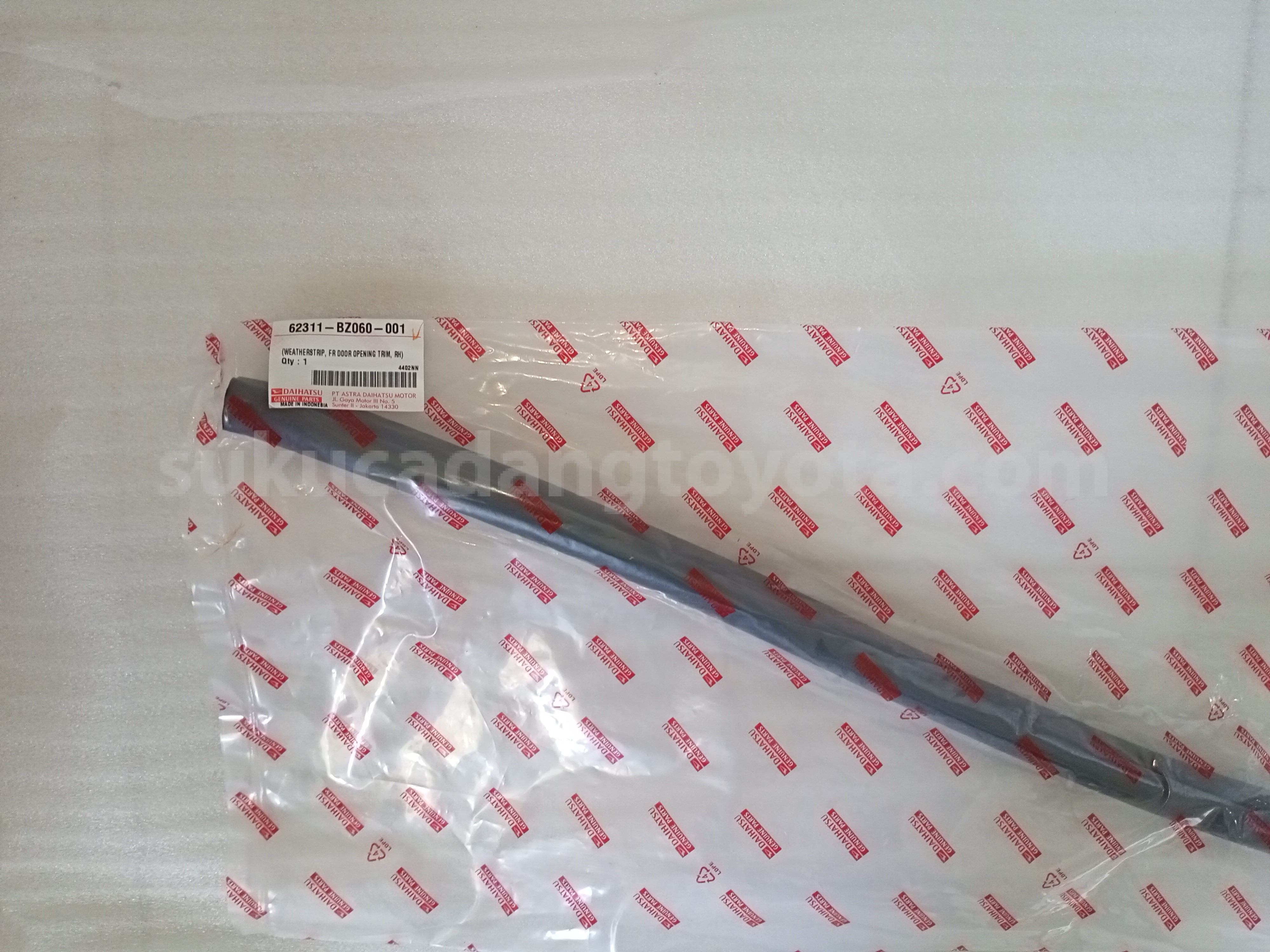 62311BZ060 WEATHERSTRIP,FR,RH - TOYOTA