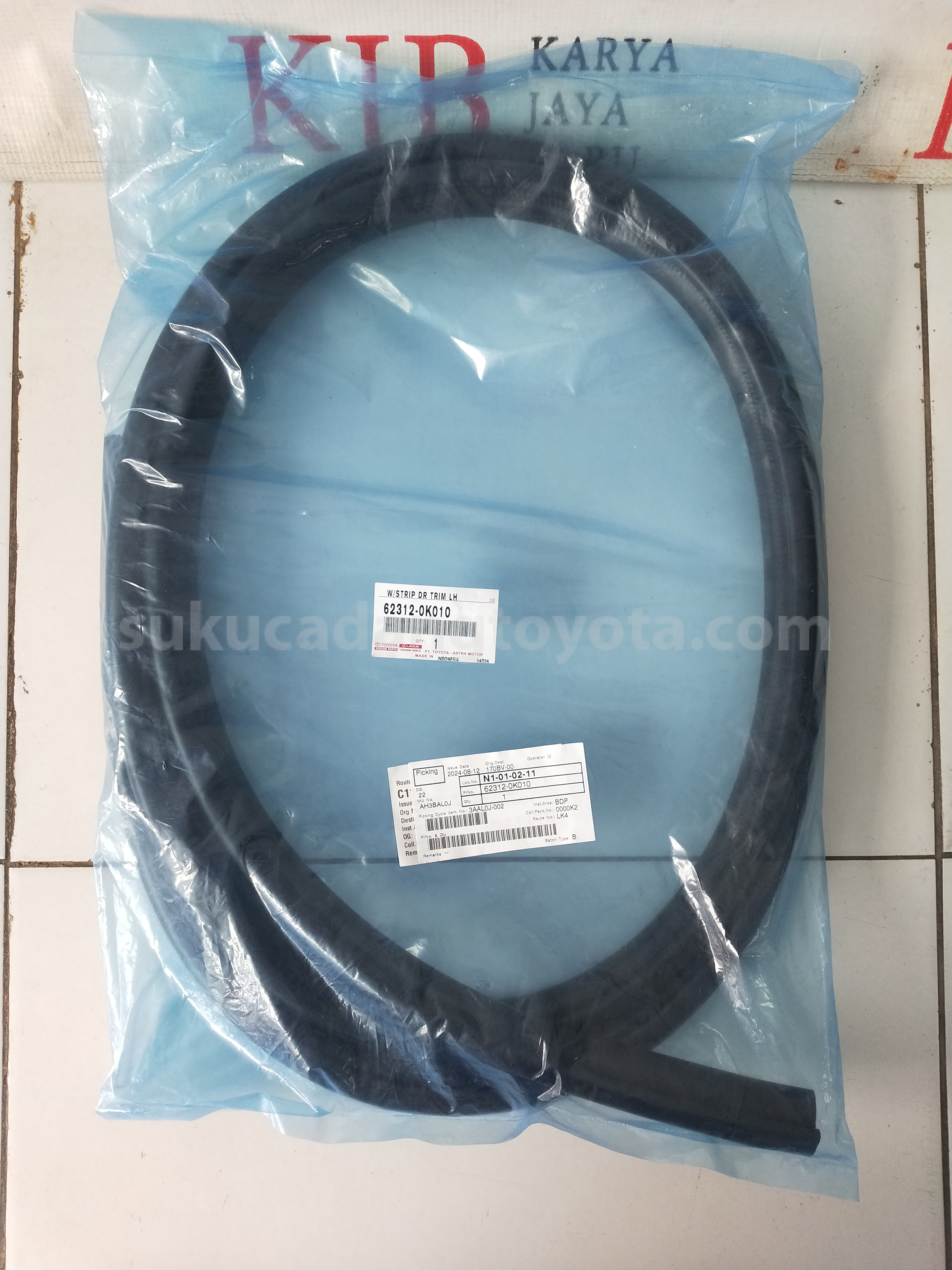 623120K010 W/STRIP DR TRIM LH - TOYOTA
