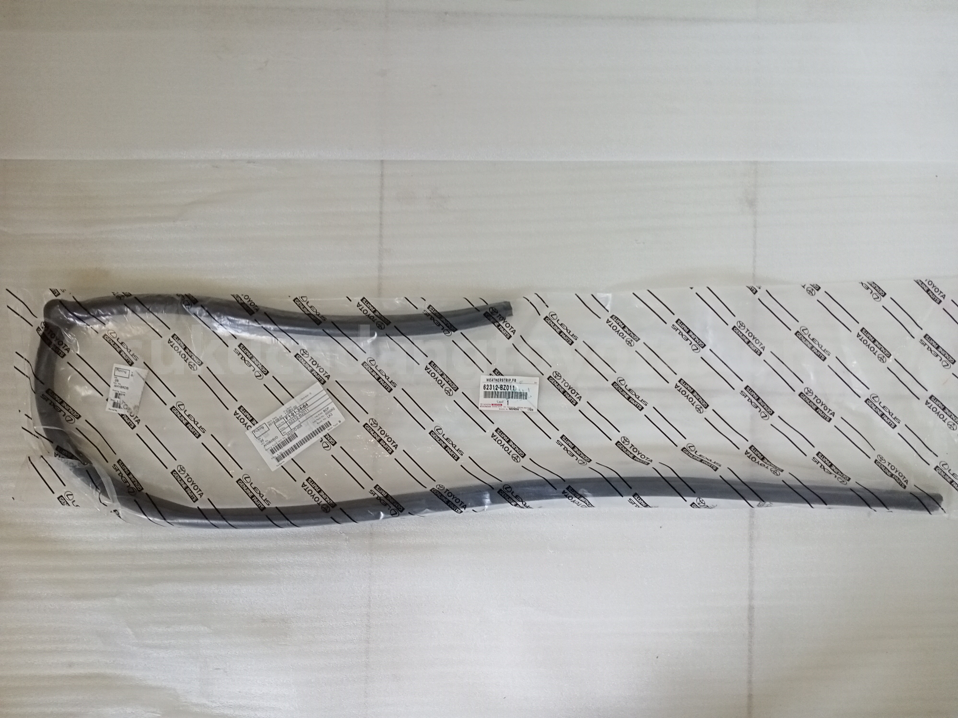 62312BZ011 WEATHERSTRIP,FR - TOYOTA