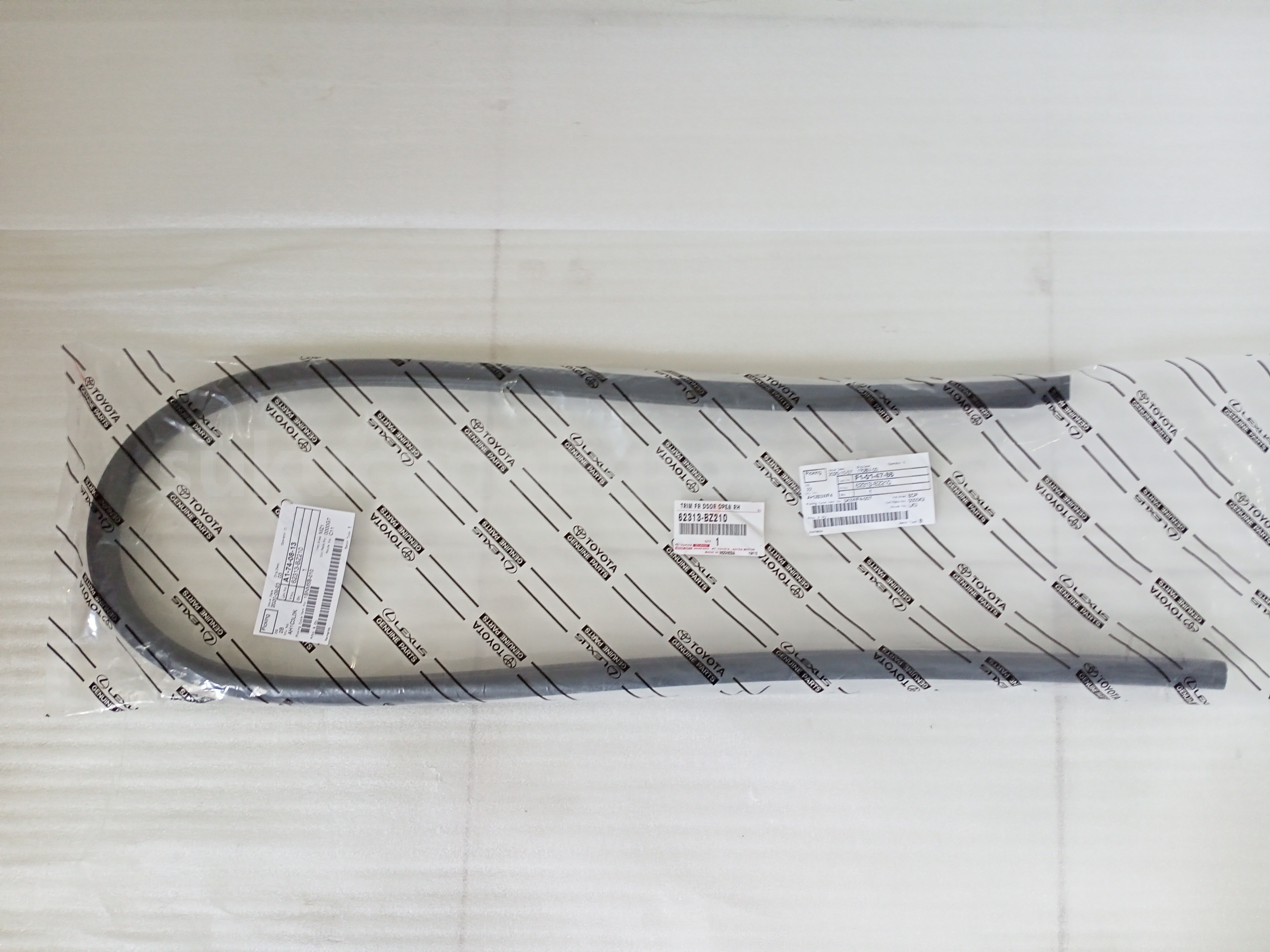 62313BZ210 TRIM FR DOOR OPEN RH - TOYOTA