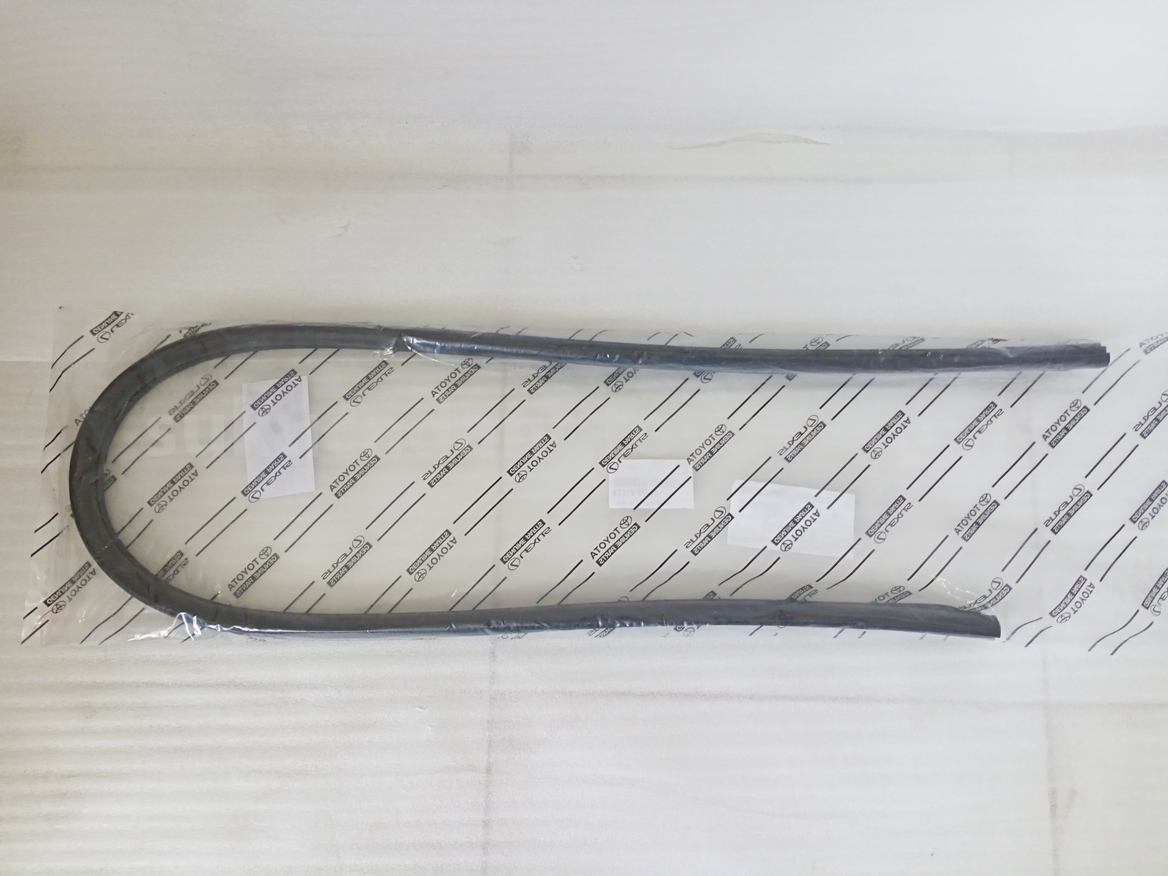 62313BZ210 TRIM FR DOOR OPEN RH - TOYOTA