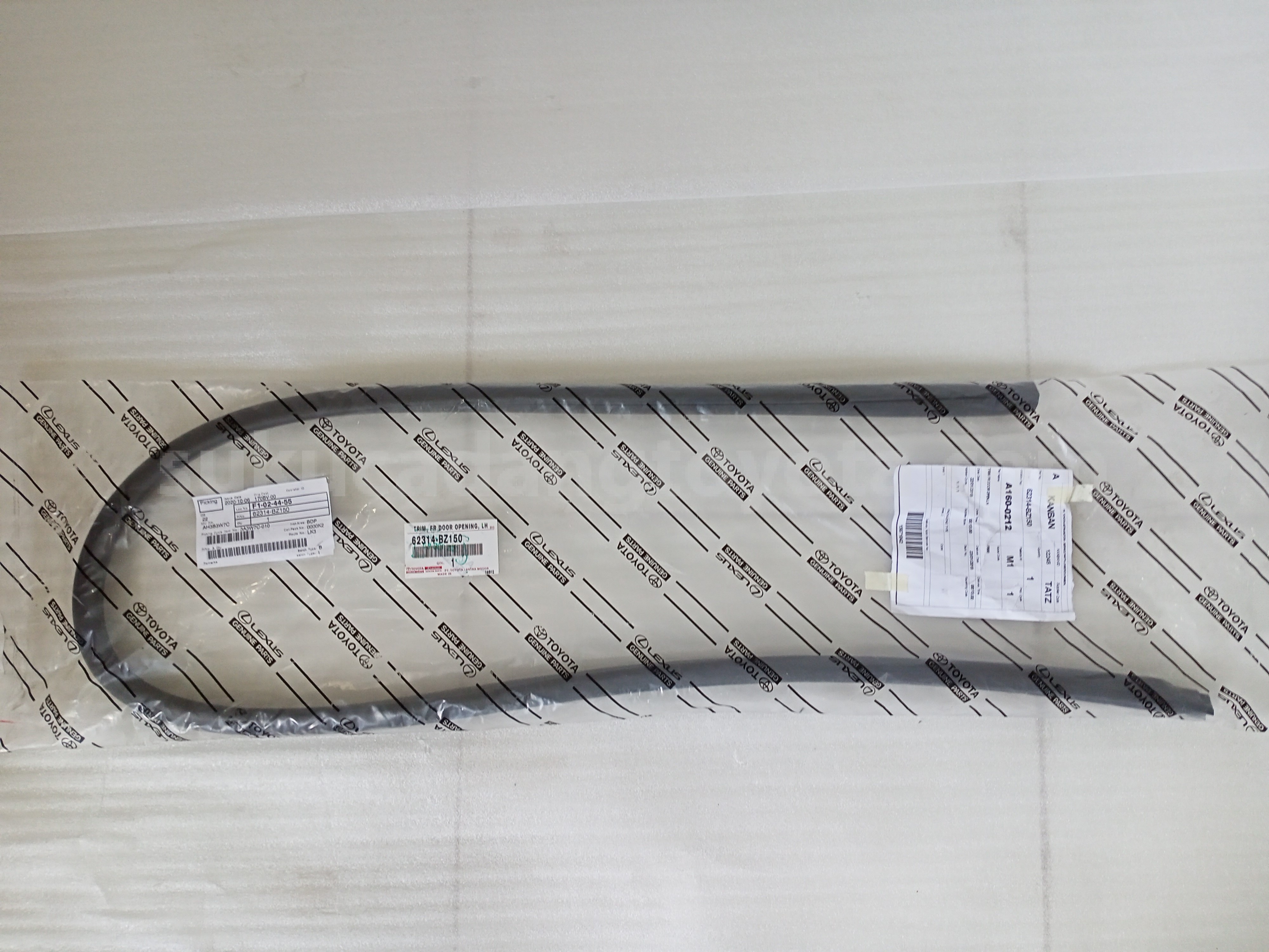 62314BZ150 TRIM FR DOOR OPEN LH - TOYOTA