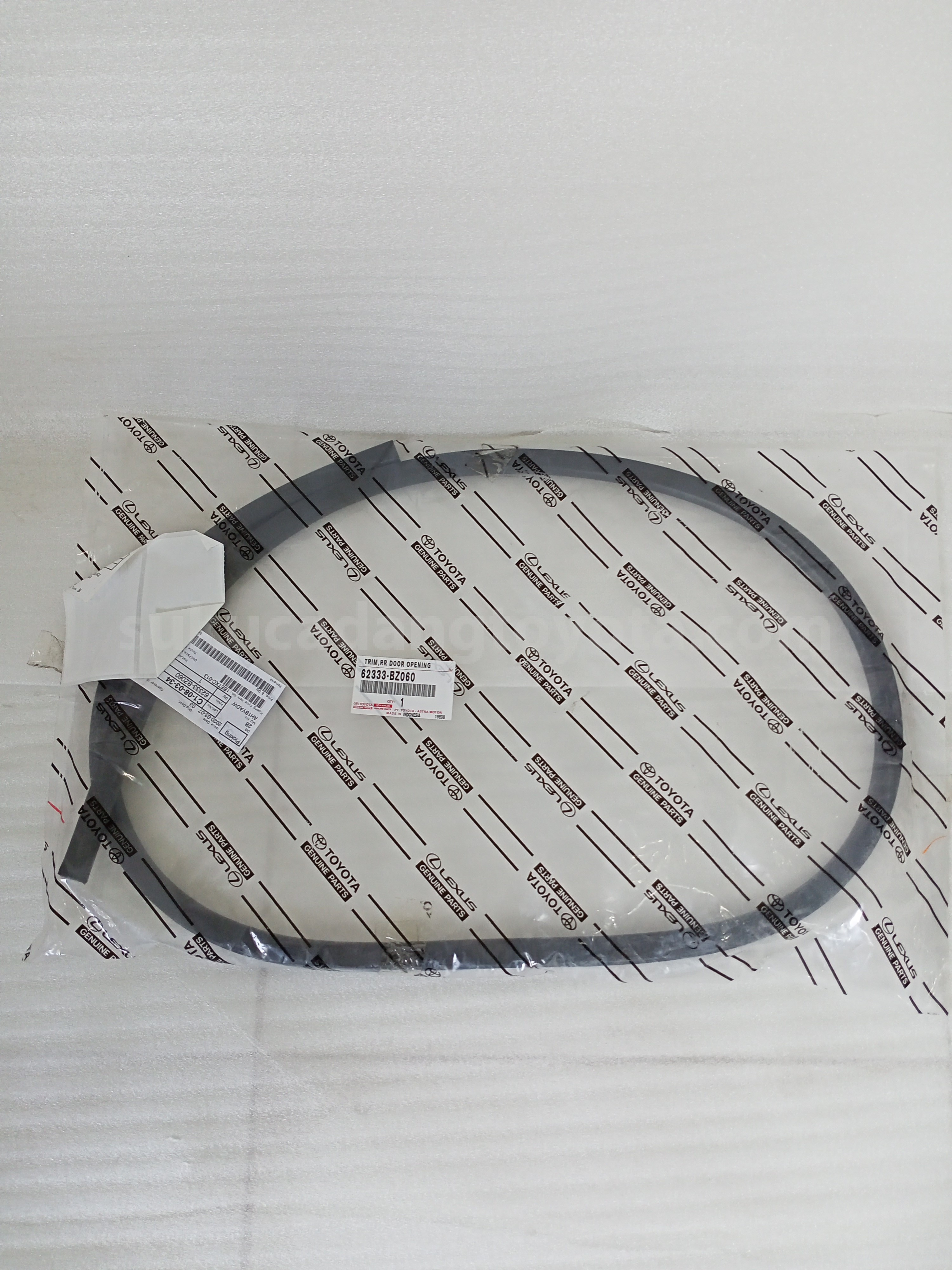 62333BZ060 TRIM,RR DOOR OPENING - TOYOTA