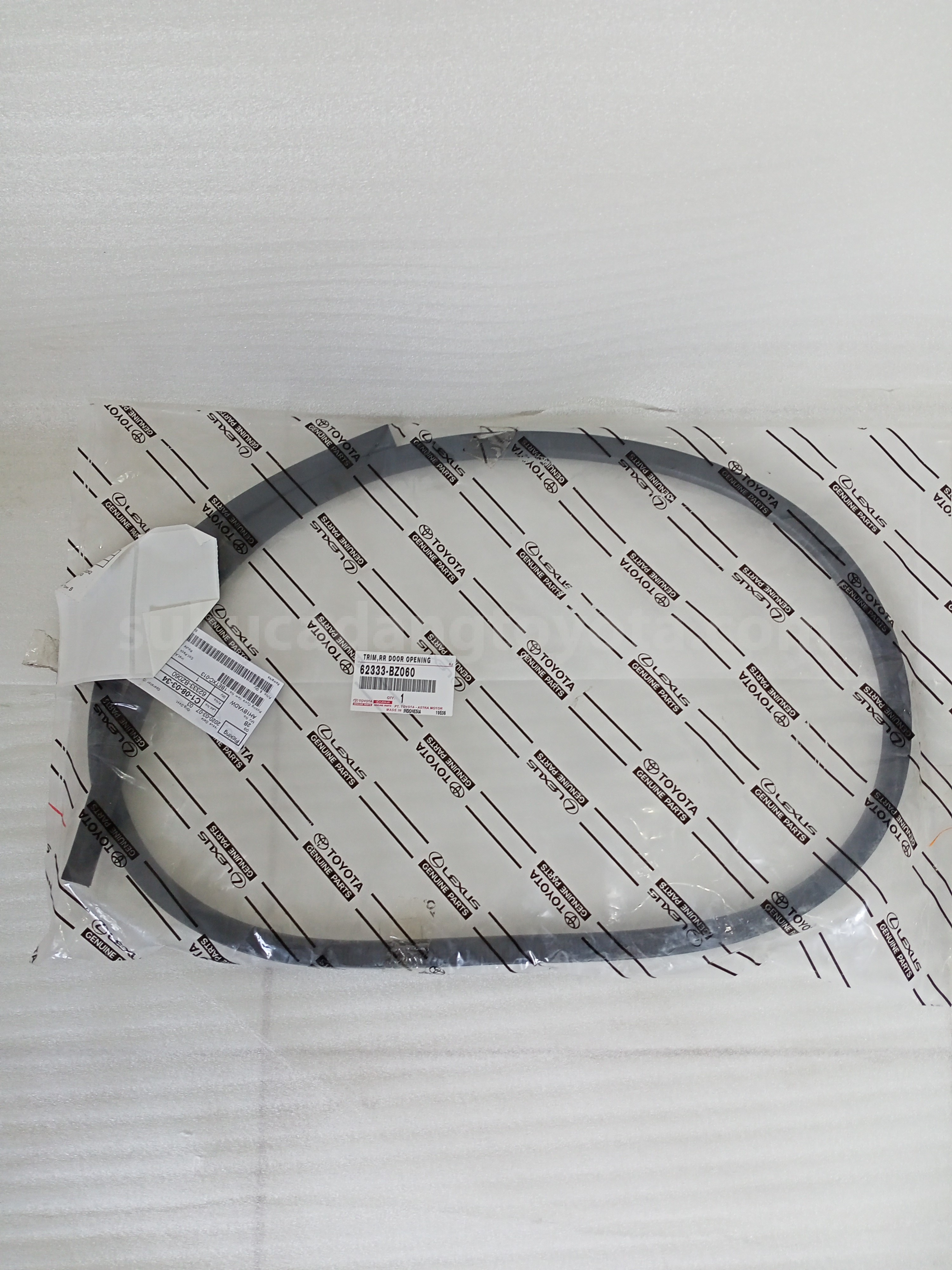 62333BZ060 TRIM,RR DOOR OPENING - TOYOTA
