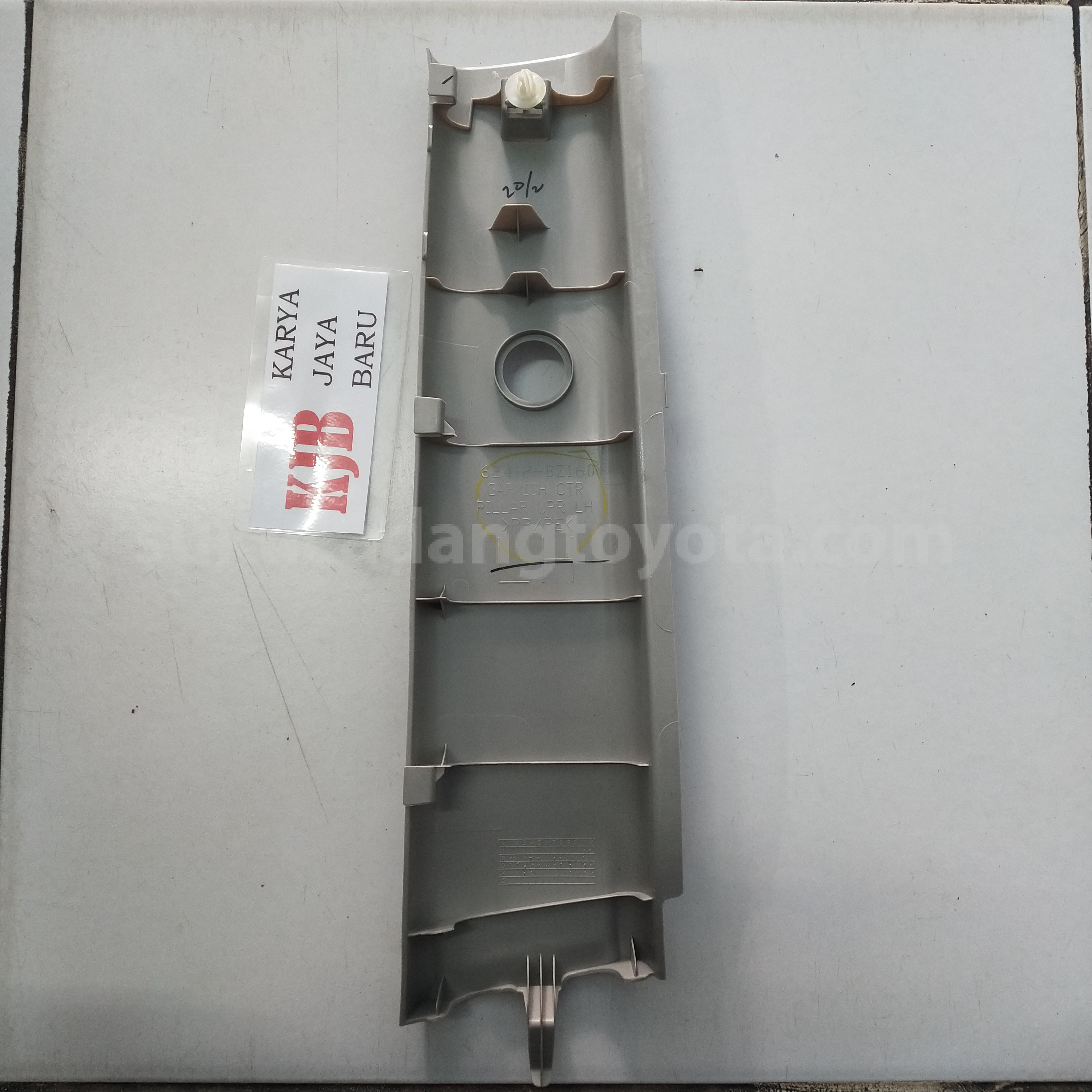 62412BZ160B0 GARNISH,CTR,UPR LH - TOYOTA