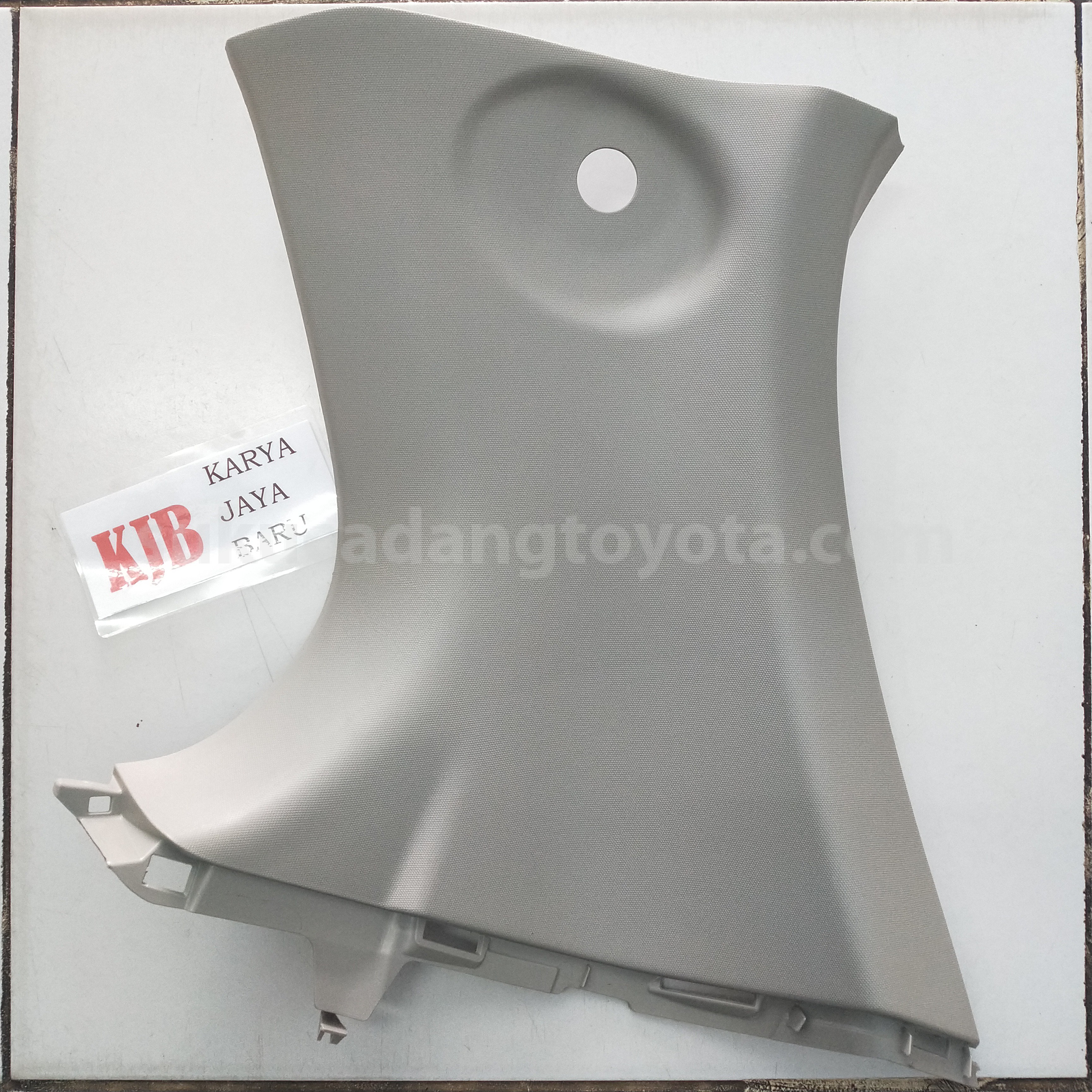 62471BZ250B0 GARNISH,RR PILLAR,RH - TOYOTA
