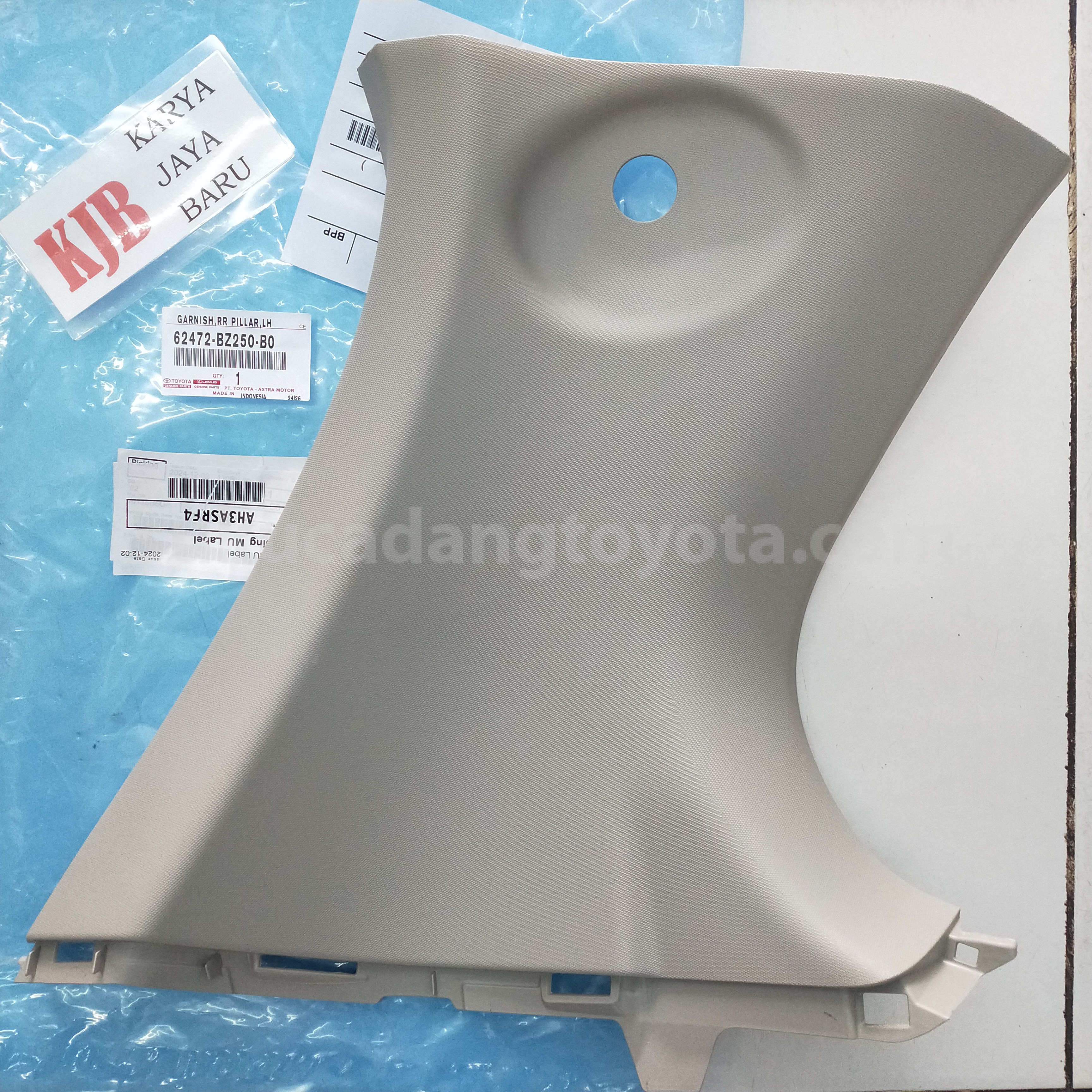 62472BZ250B0 GARNISH,RR PILLAR,LH - TOYOTA