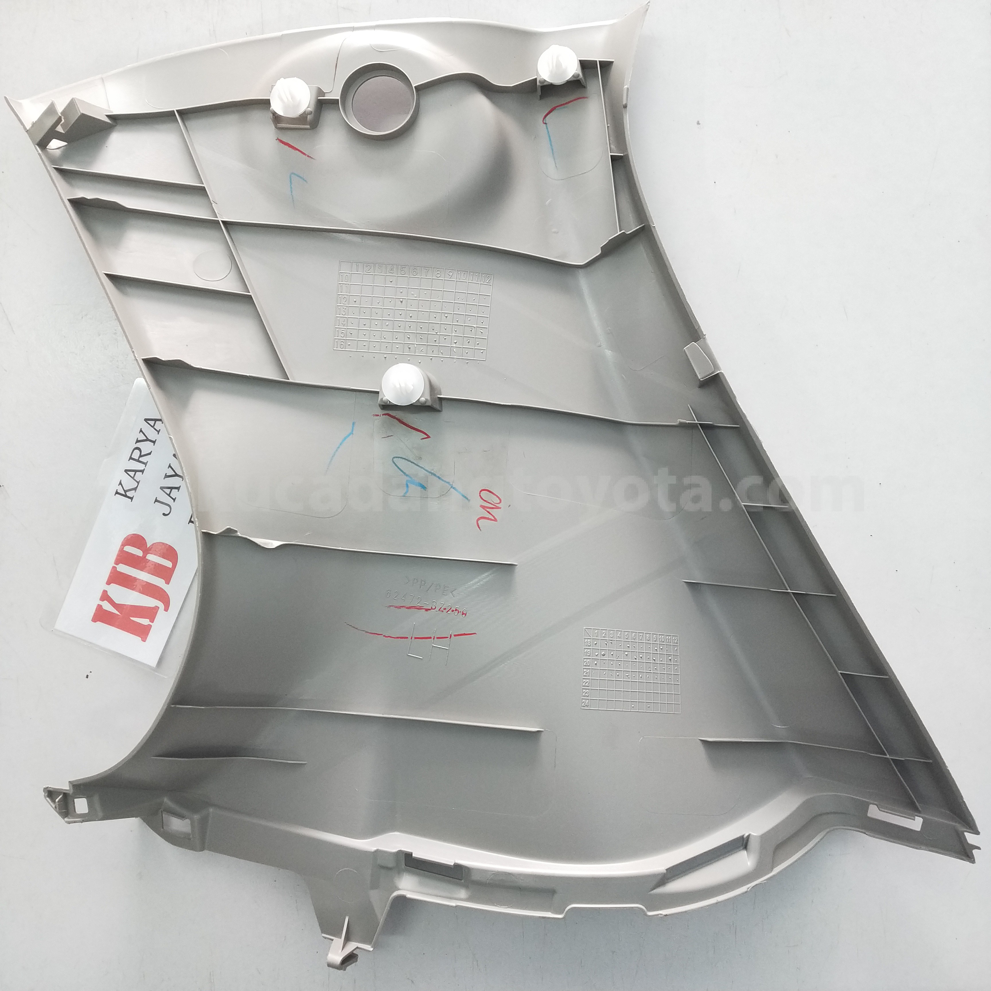 62472BZ250B0 GARNISH,RR PILLAR,LH - TOYOTA