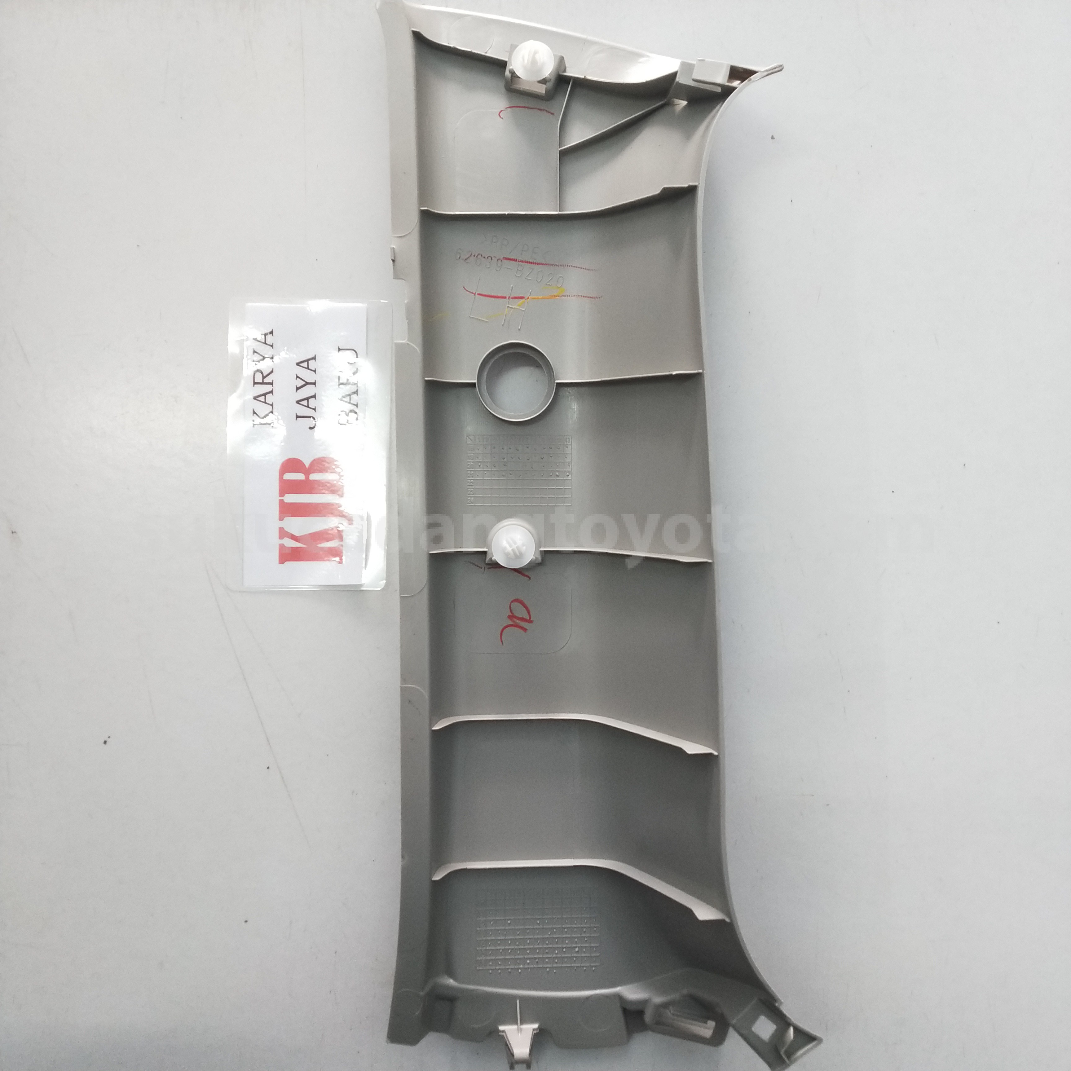 62639BZ020B0 GARNISH,RR TRIM,LH - TOYOTA