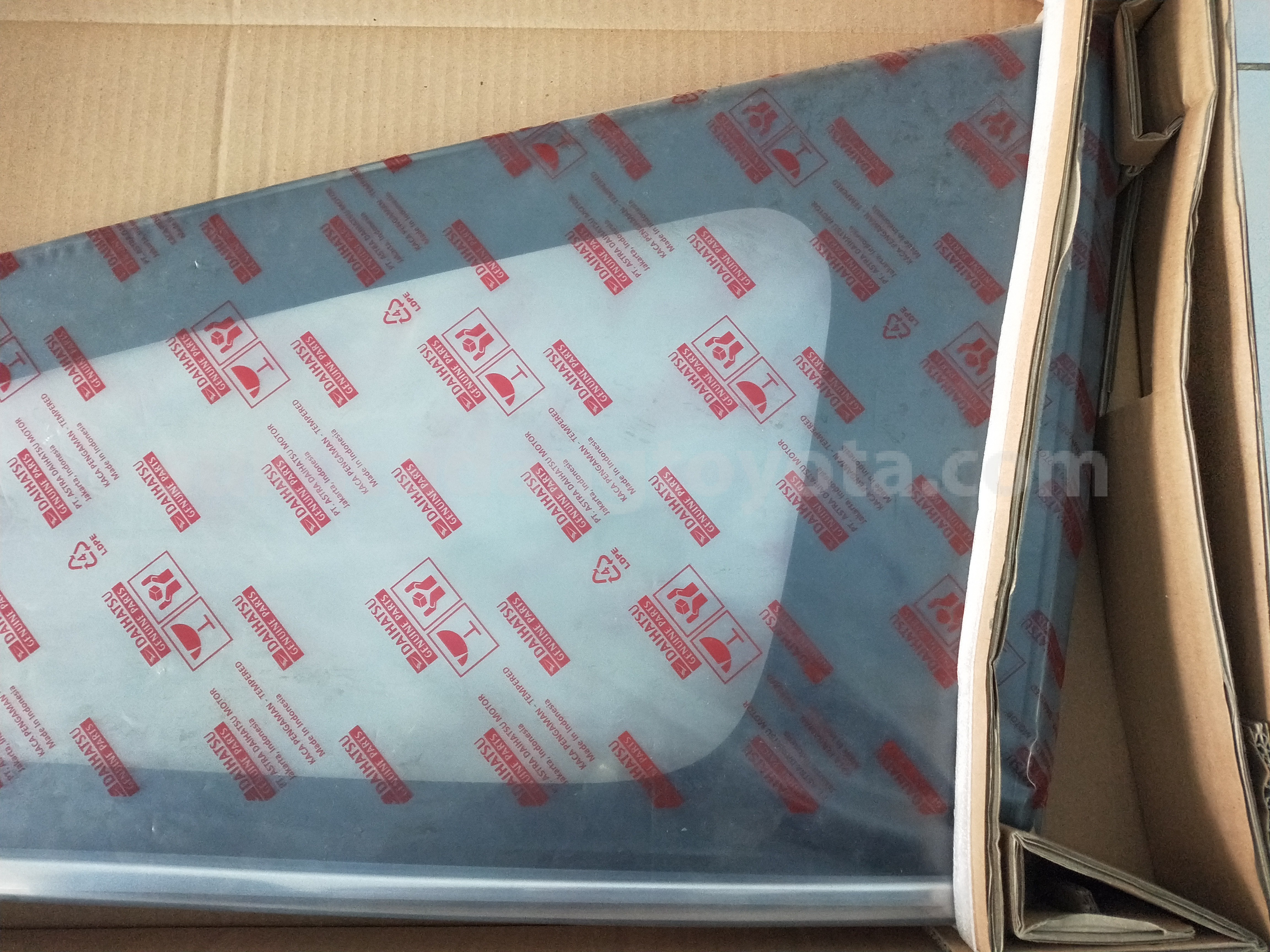 62710BZ041 WINDOW AS QUARTER RH - TOYOTA