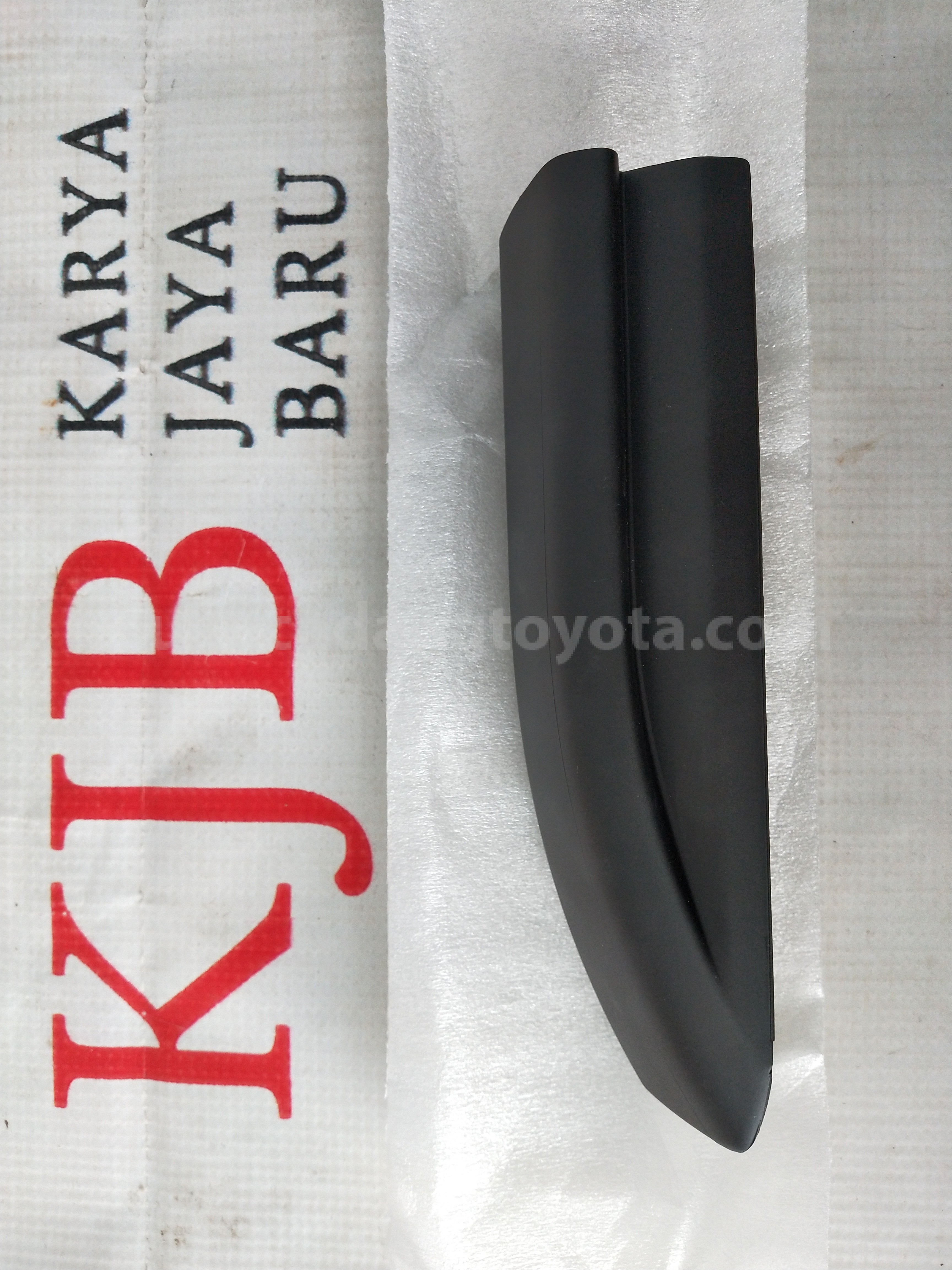 63403BZ010 COVER SA,RF RACK,RR RH - TOYOTA