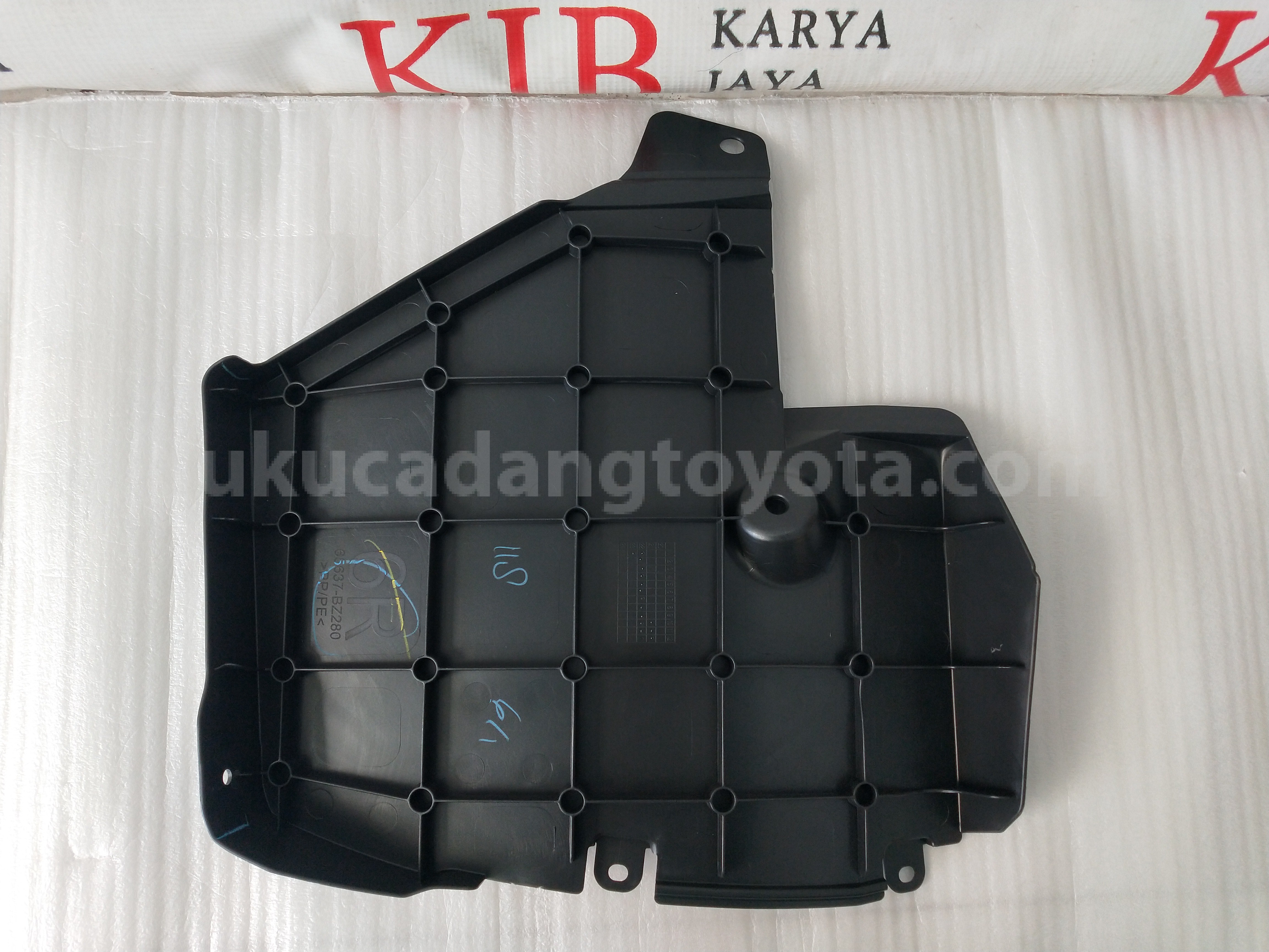 65637BZ280 LINER RR WHL HOUSE R - TOYOTA