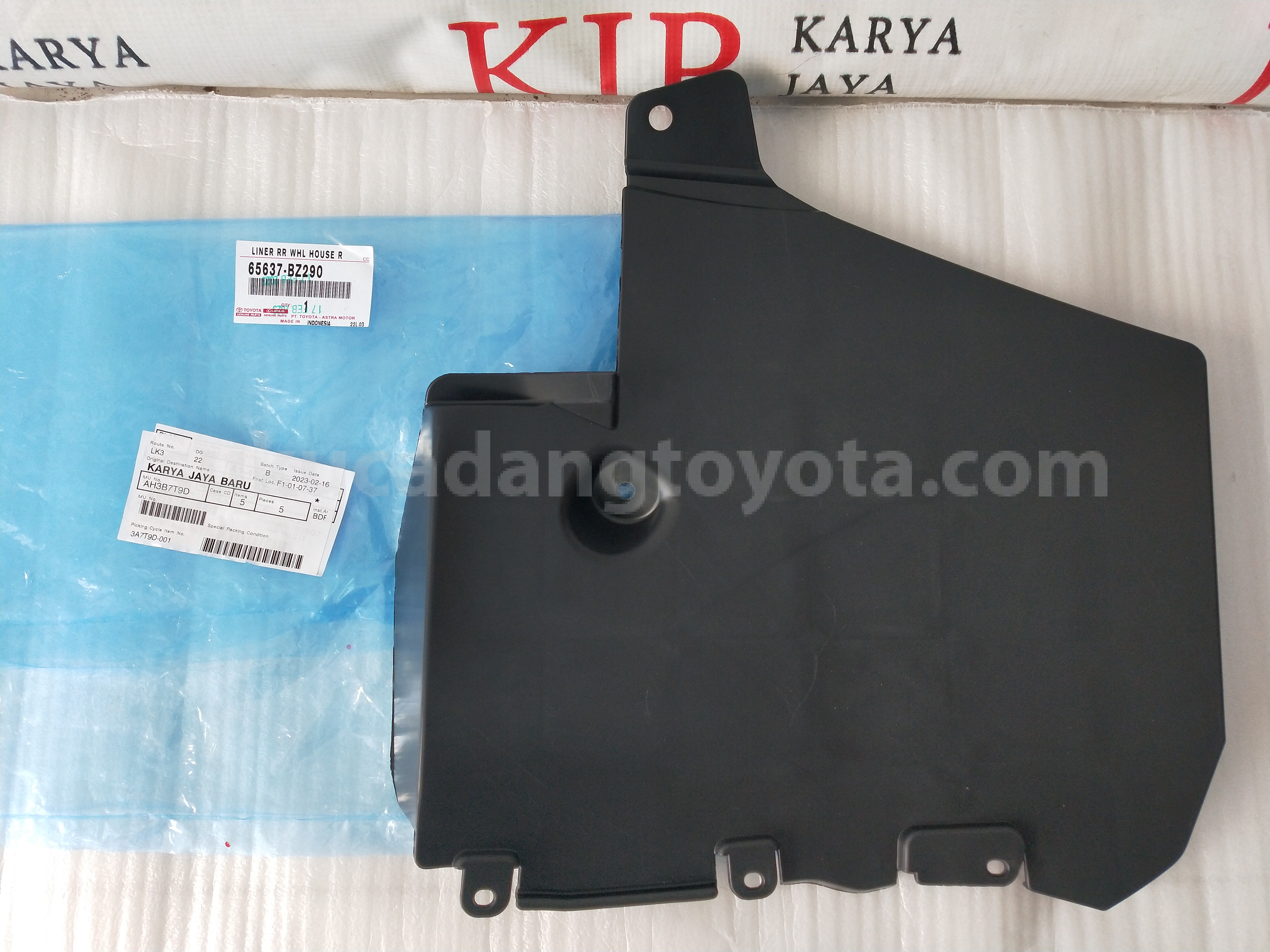 65637BZ290 LINER RR WHL HOUSE R - TOYOTA