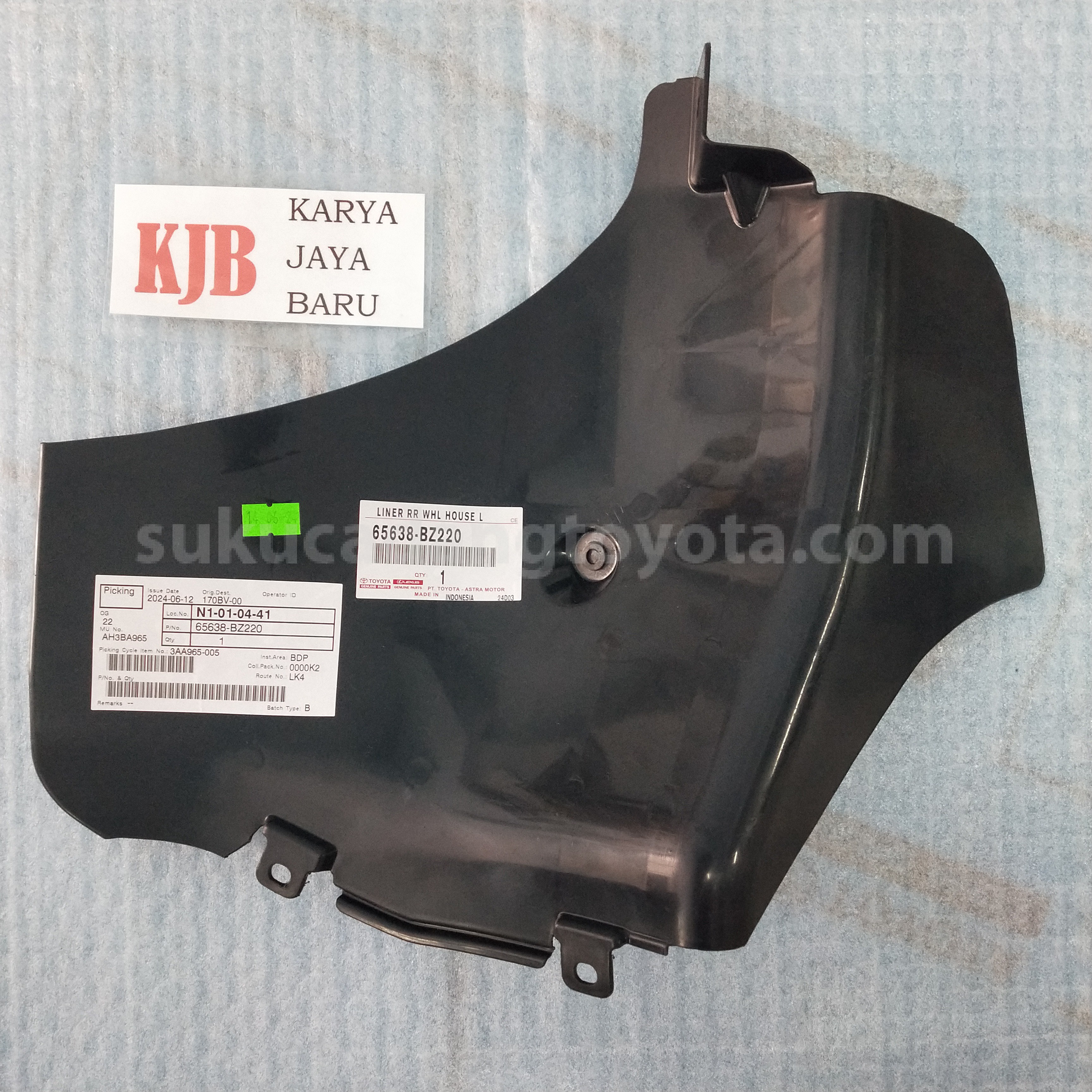 65638BZ220 LINER RR WHL HOUSE L - TOYOTA