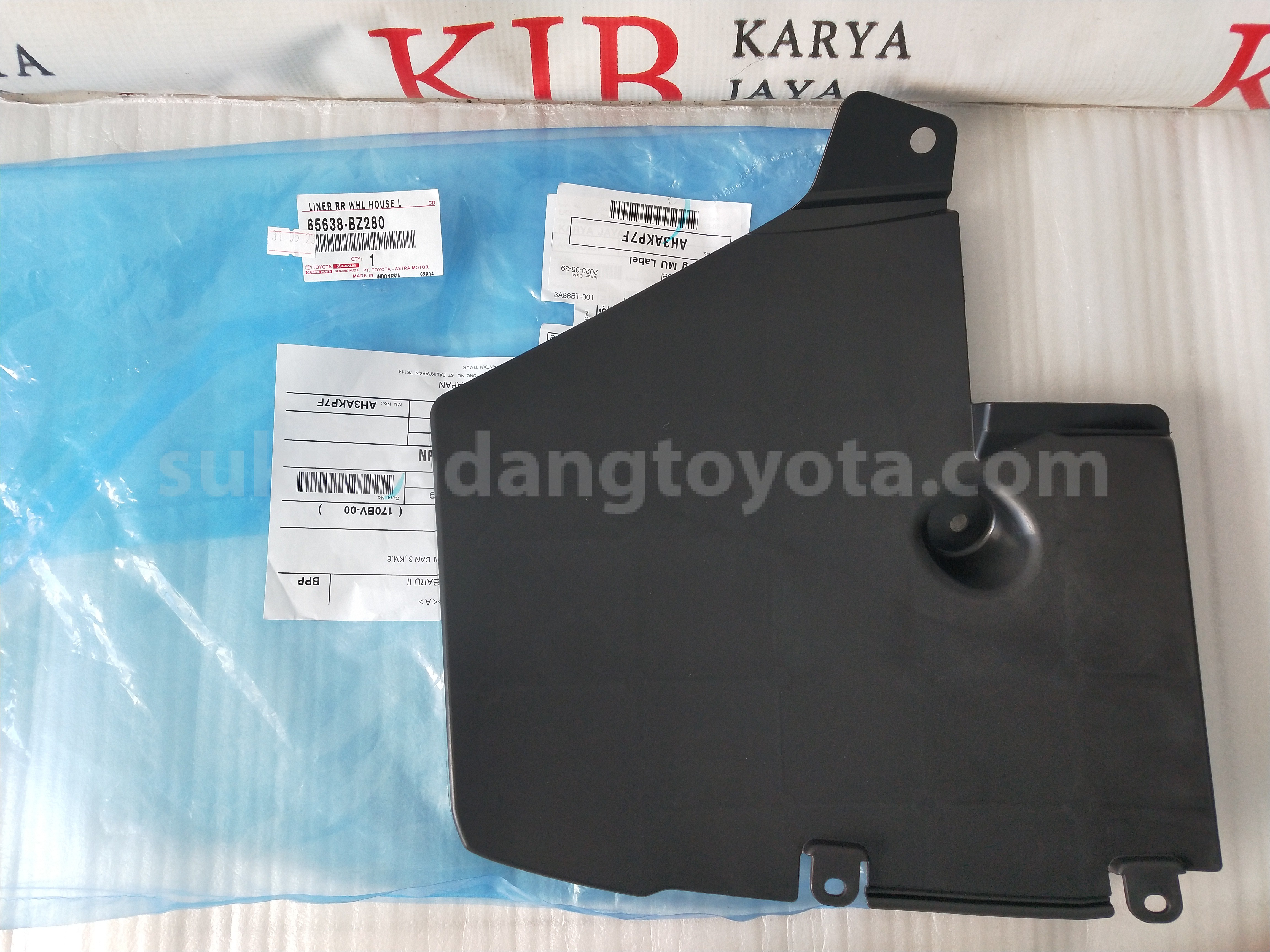 65638BZ280 LINER RR WHL HOUSE L - TOYOTA