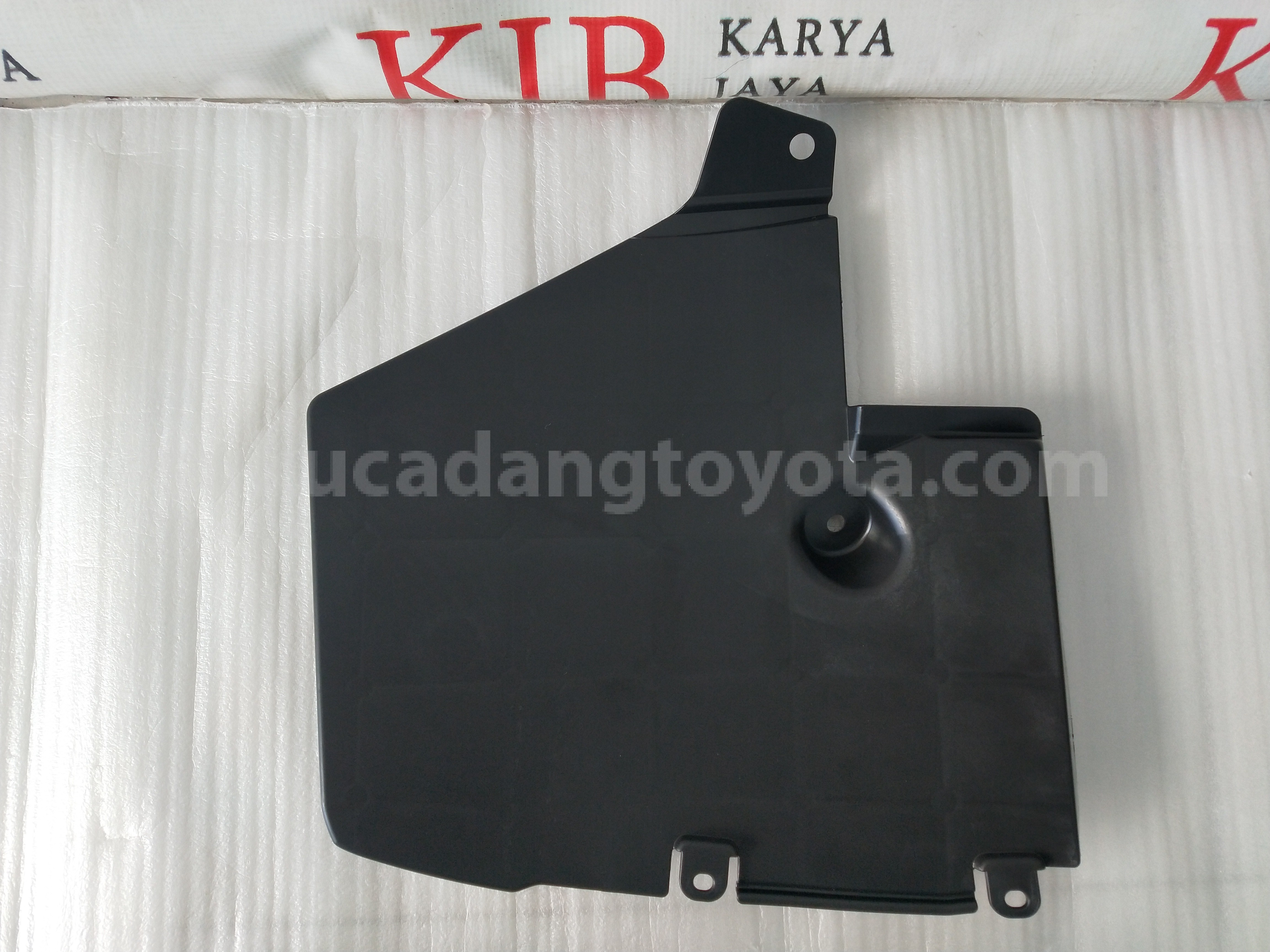 65638BZ280 LINER RR WHL HOUSE L - TOYOTA