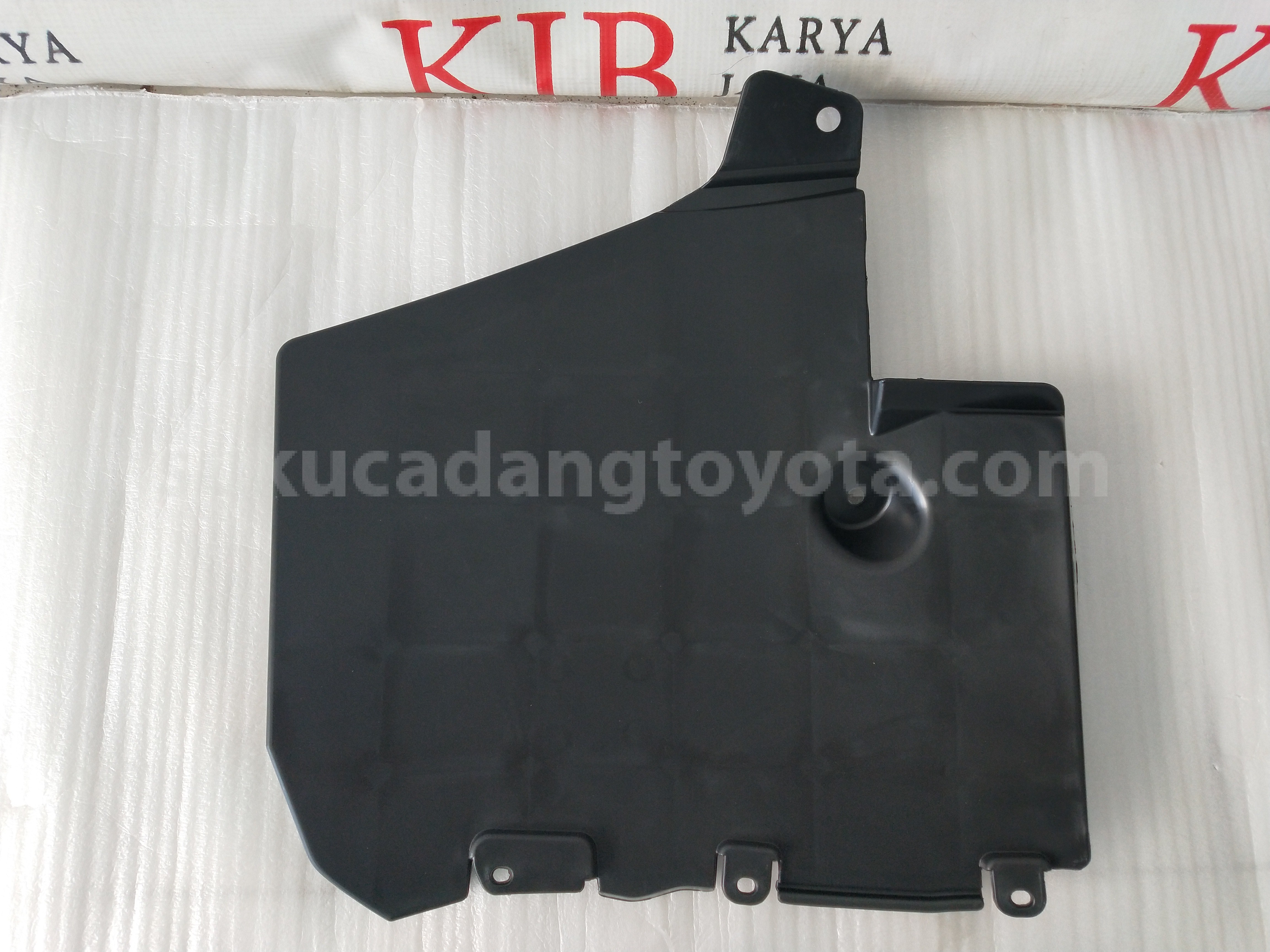 65638BZ290 LINER RR WHL HOUSE L - TOYOTA