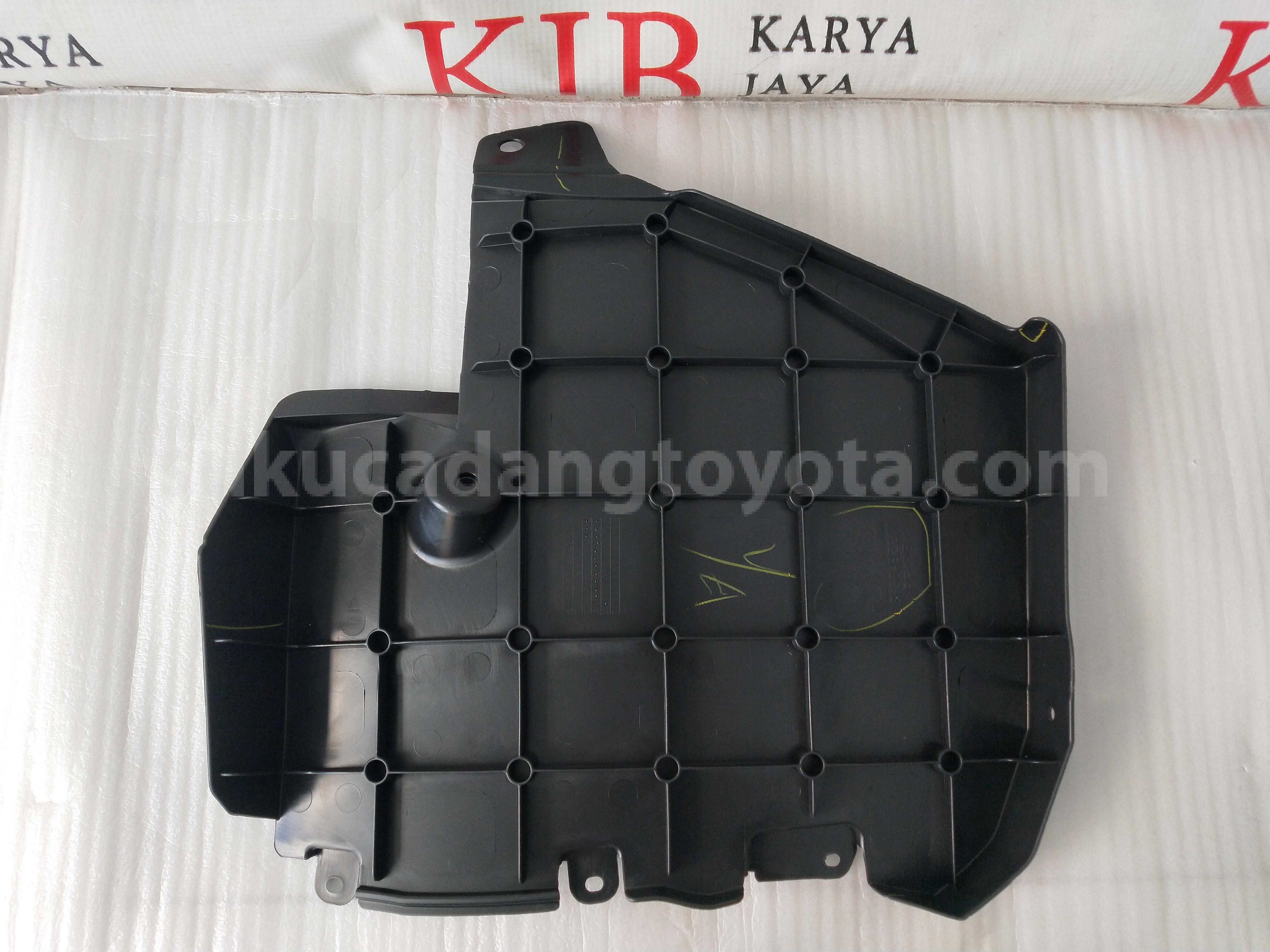 65638BZ290 LINER RR WHL HOUSE L - TOYOTA