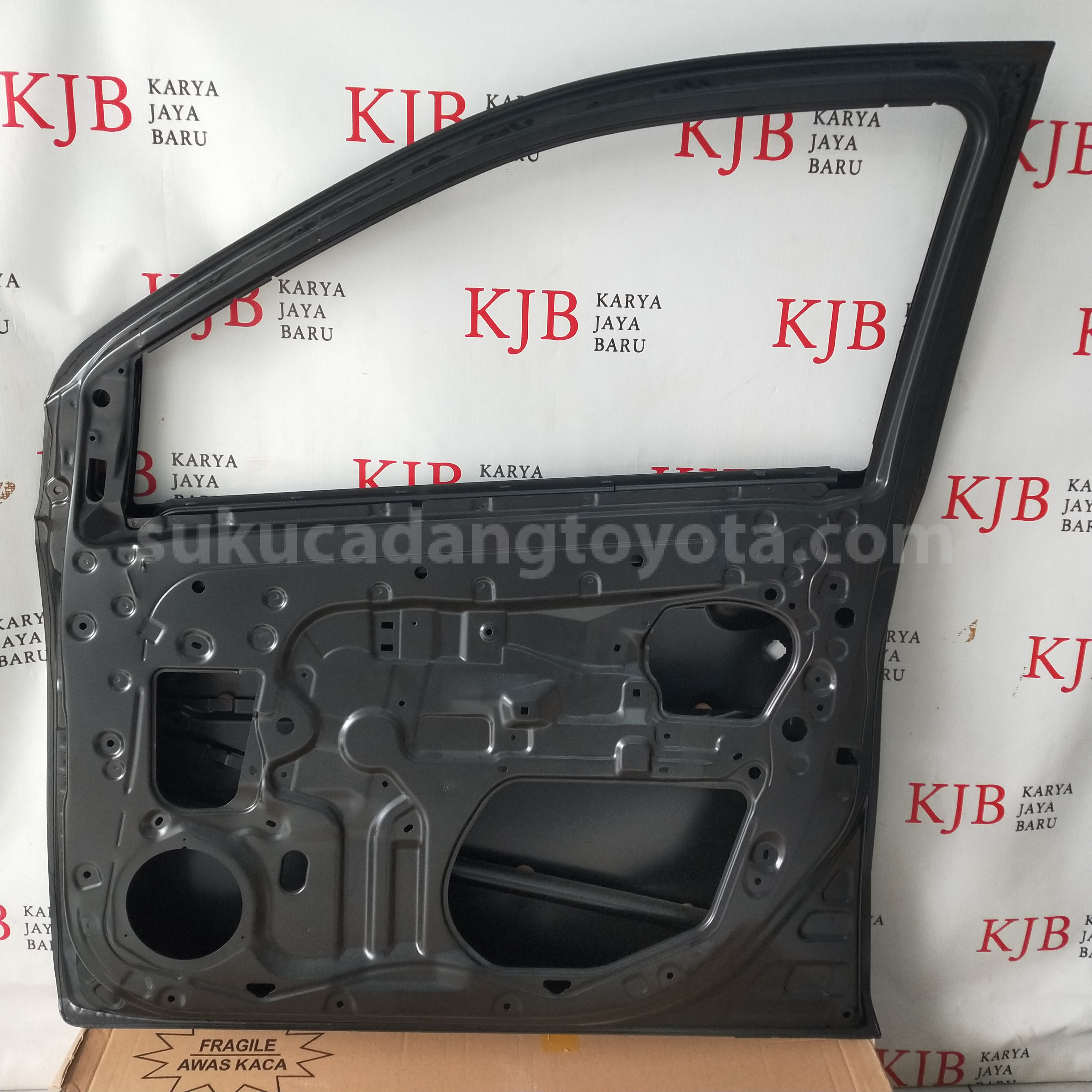 67001BZ560 PANEL S/A FR DOOR RH - TOYOTA