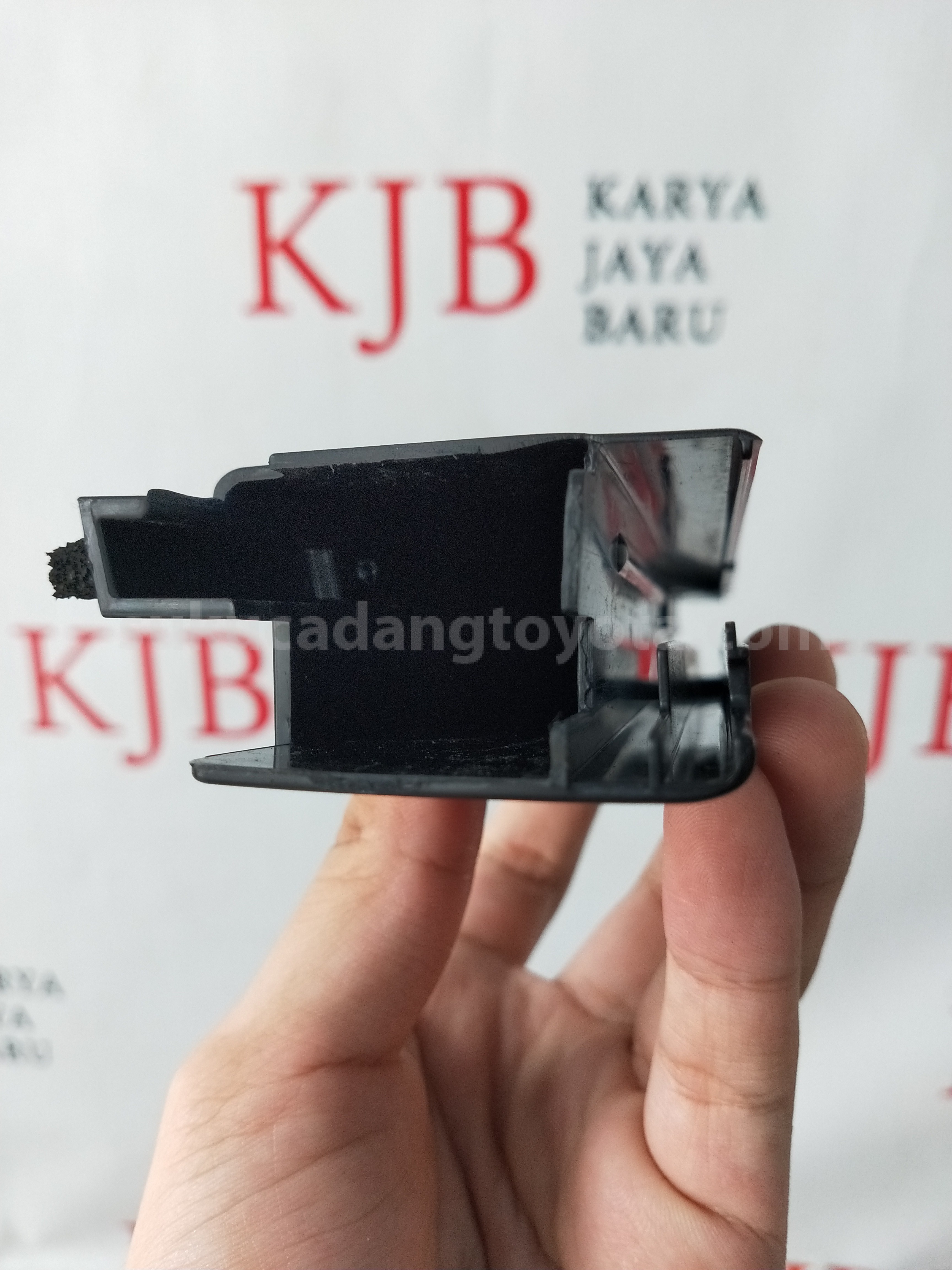 67485BZ010 SEAL,RR DR BAR,IN RH - TOYOTA