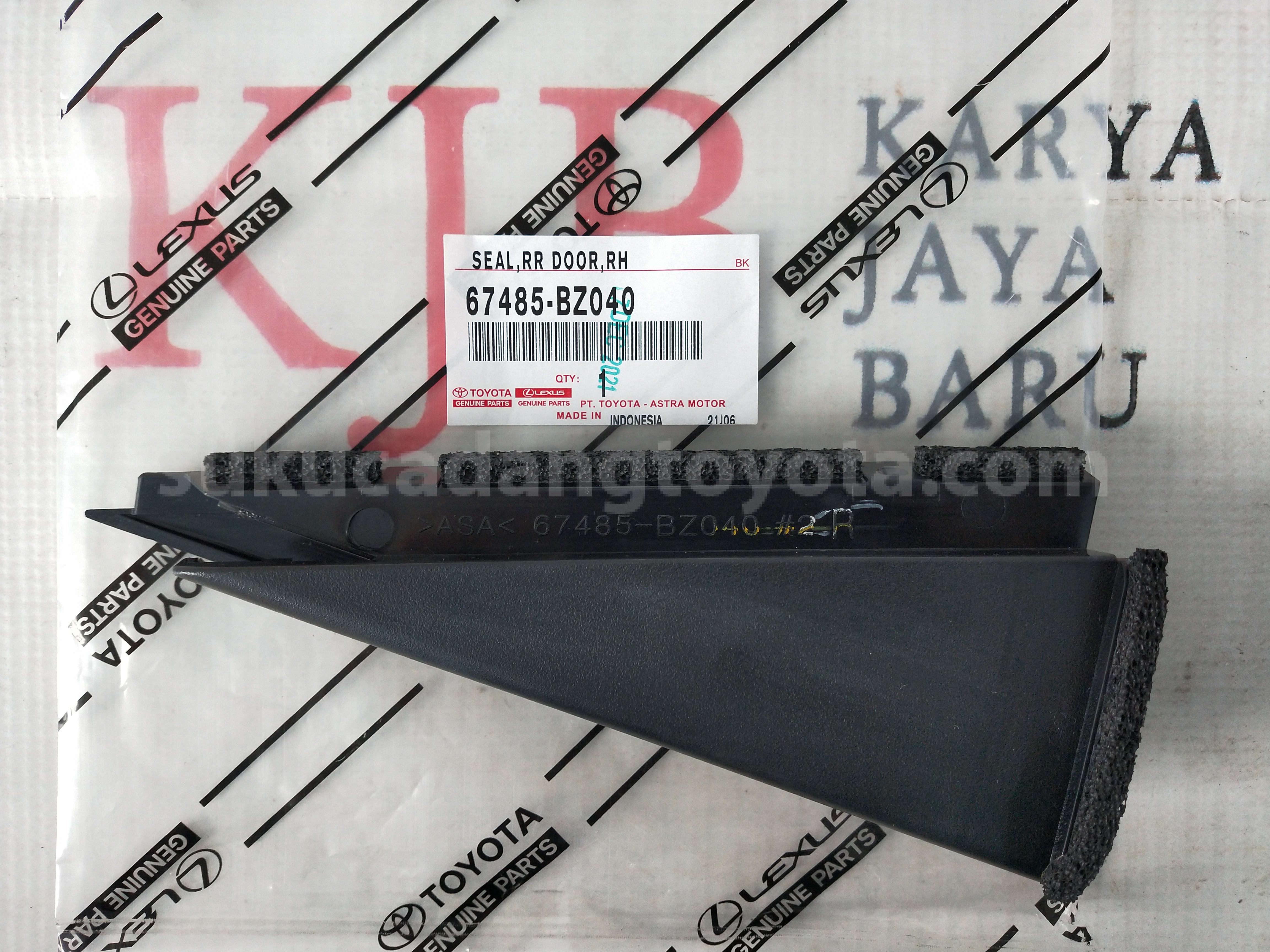 67485BZ040 SEAL,RR DOOR,RH - TOYOTA