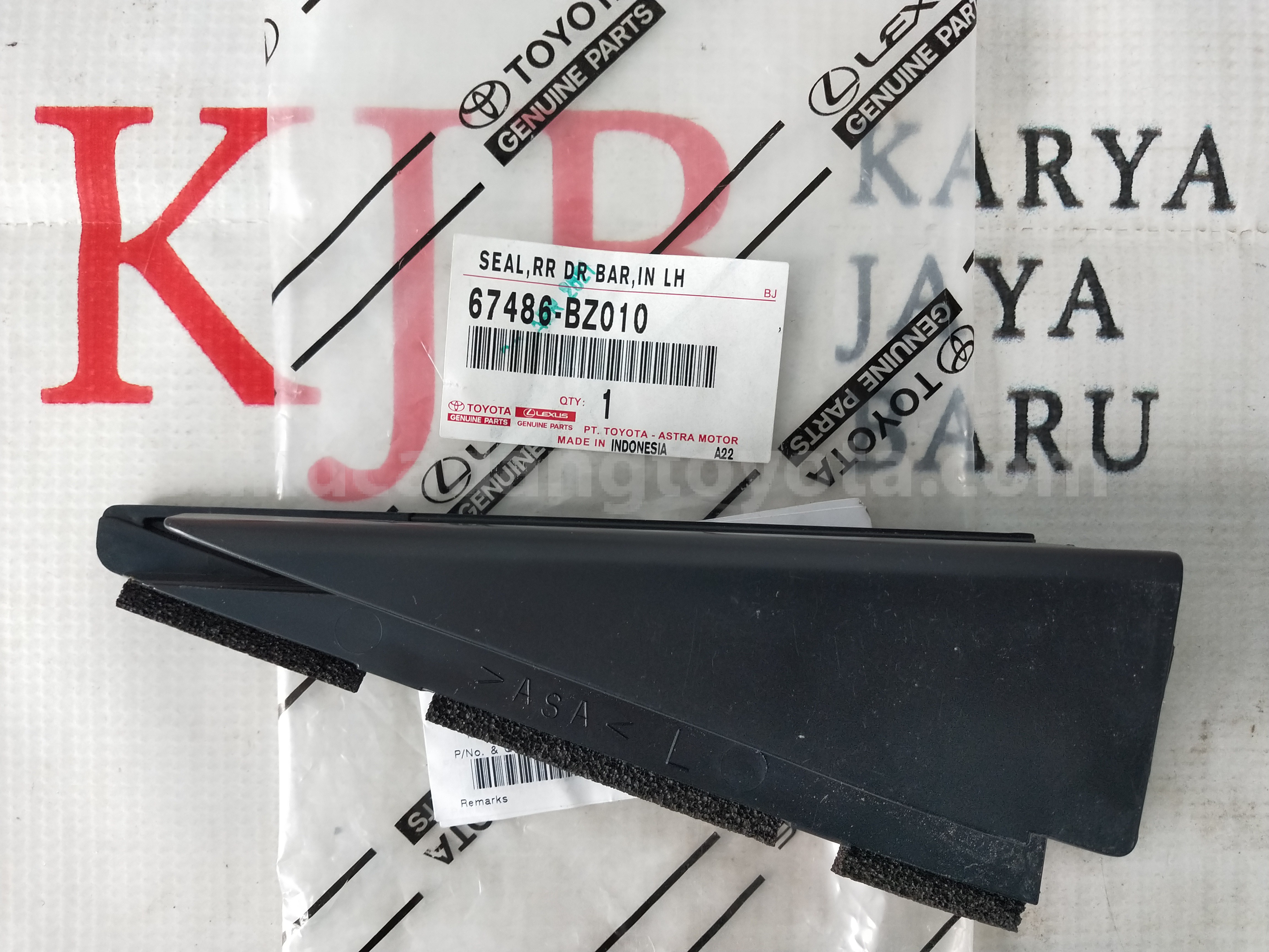 67486BZ010 SEAL,RR DR BAR,IN LH - TOYOTA