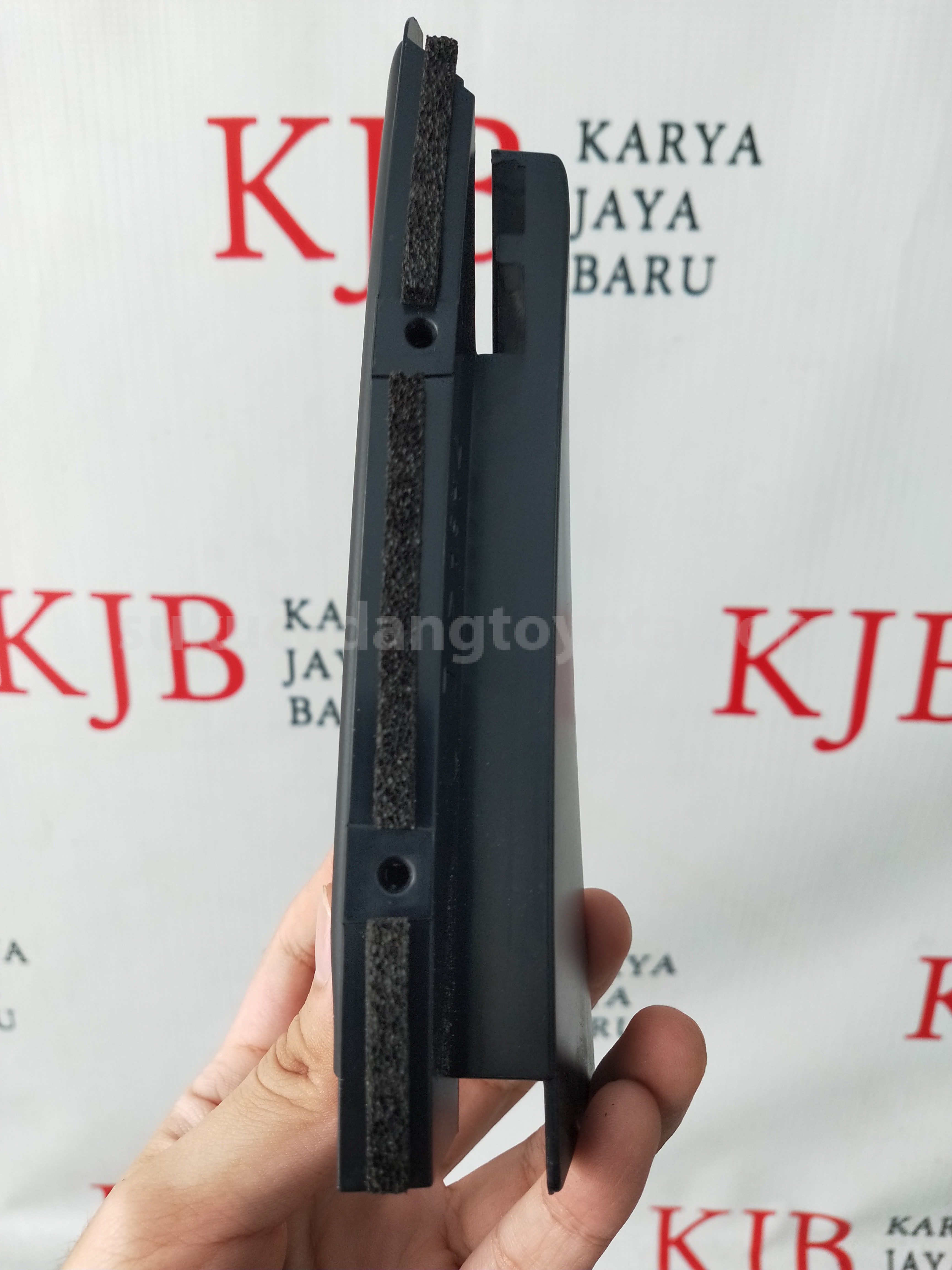 67486BZ010 SEAL,RR DR BAR,IN LH - TOYOTA