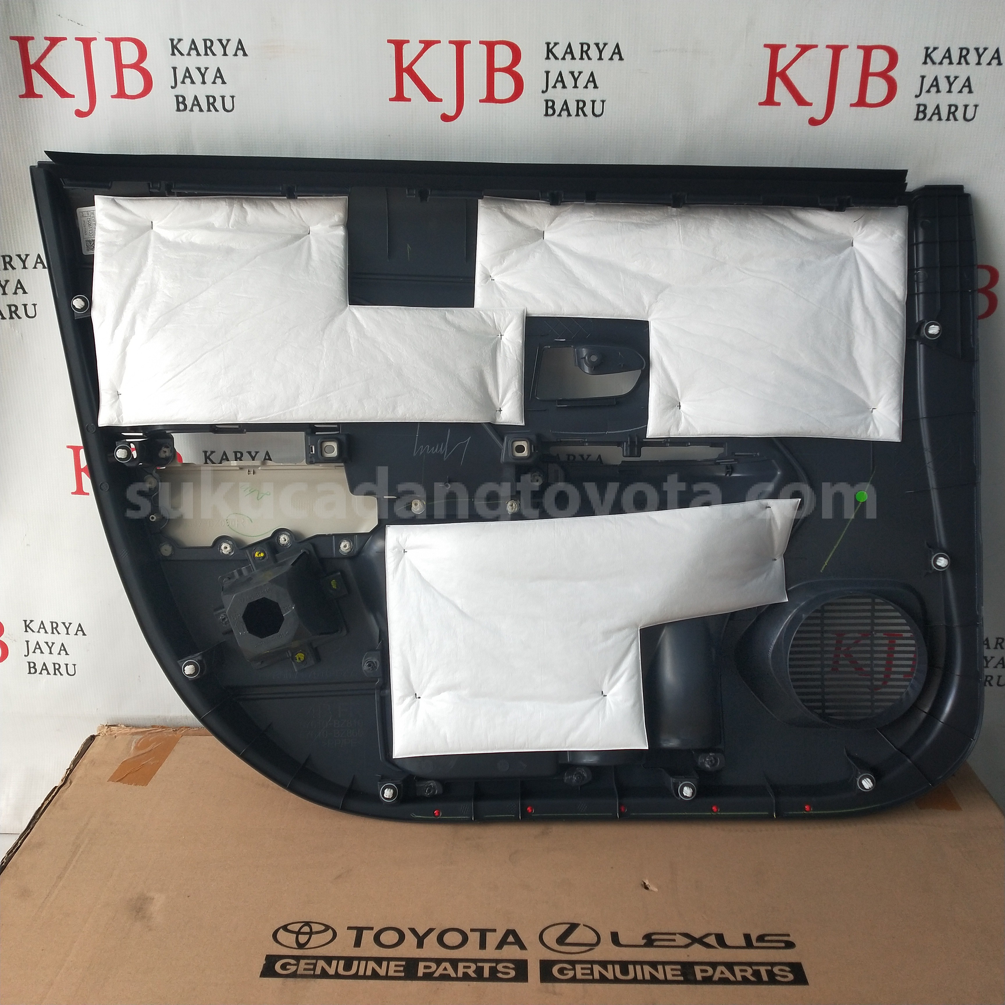 67610BZ810C1 PANEL AS FRDR TRIM R - TOYOTA