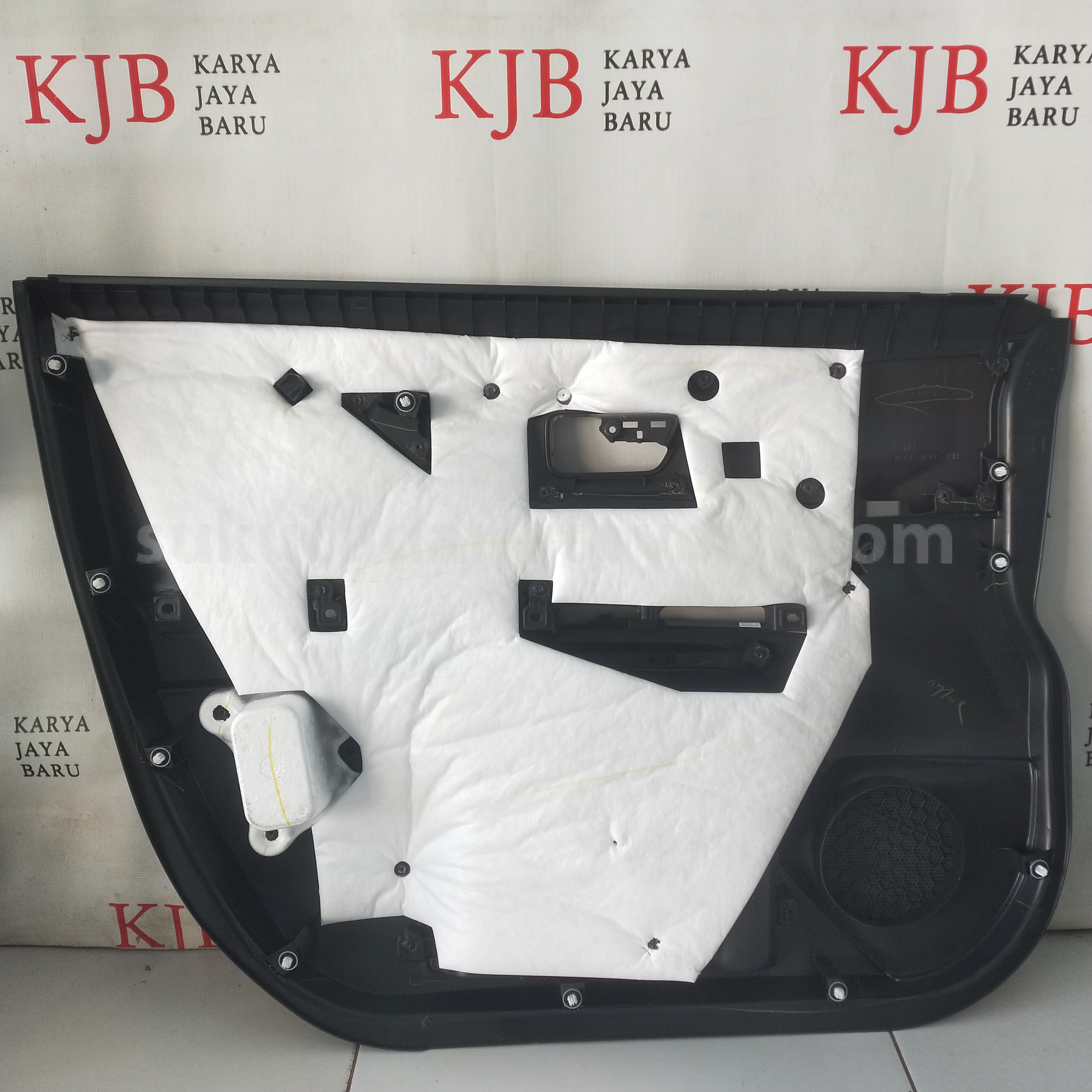 67610BZ830C2 PANEL A/S DR TRIM RH - TOYOTA